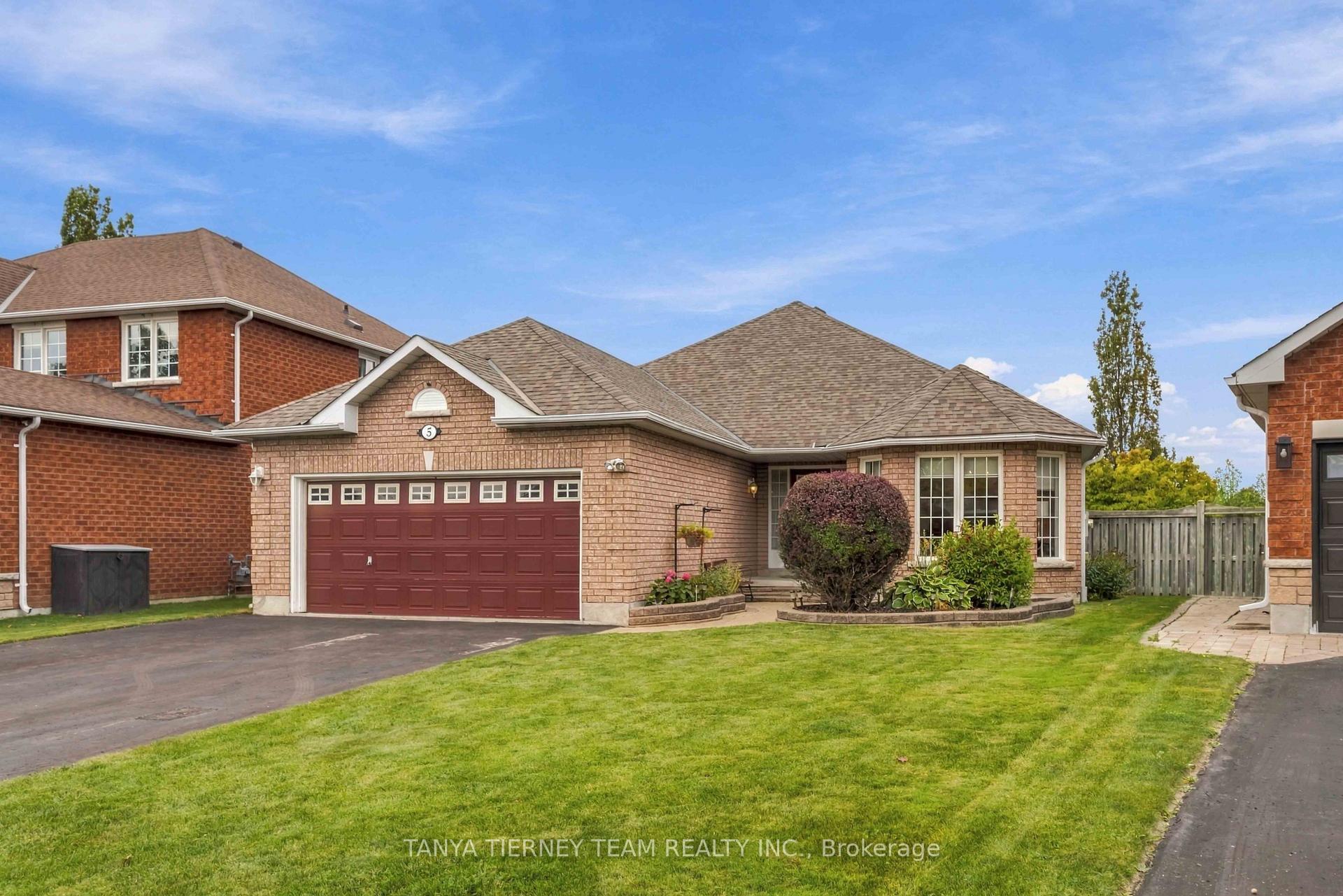 Photo 1 of 5 Padfield Drive, Clarington, Bowmanville — HOMEH