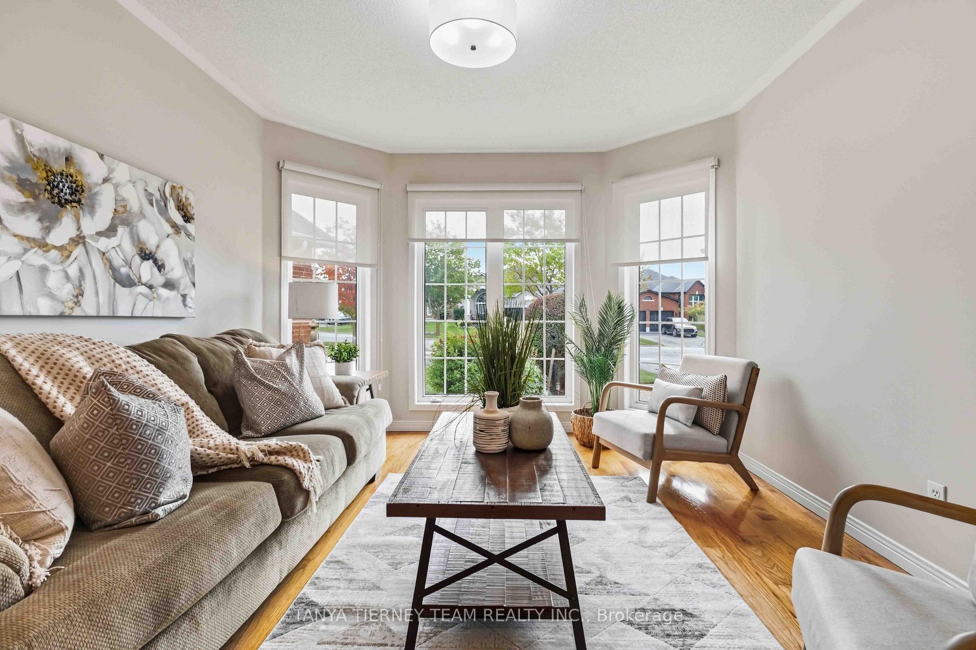 Photo 7 of 5 Padfield Drive, Clarington, Bowmanville — HOMEH