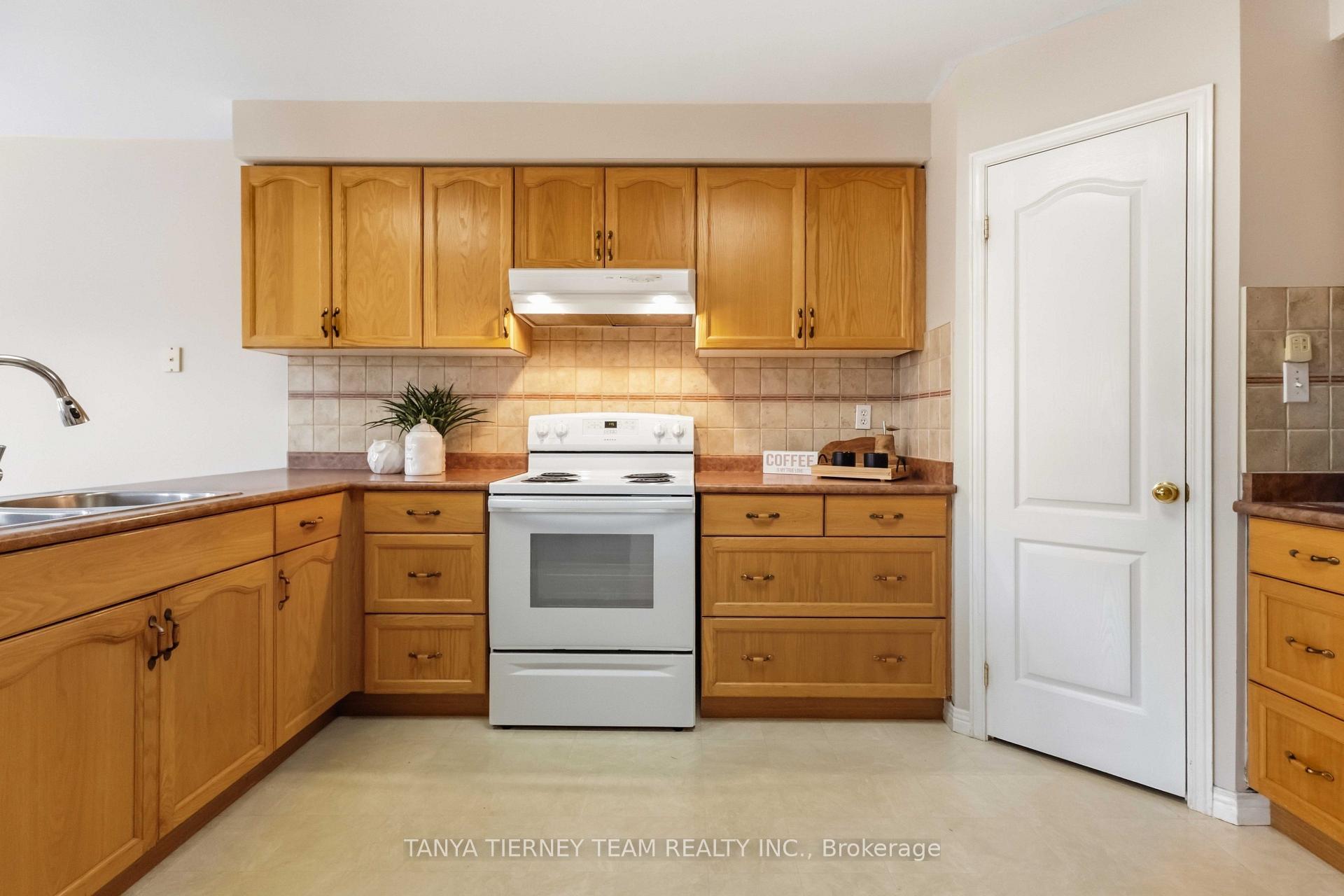 Photo 20 of 5 Padfield Drive, Clarington, Bowmanville — HOMEH