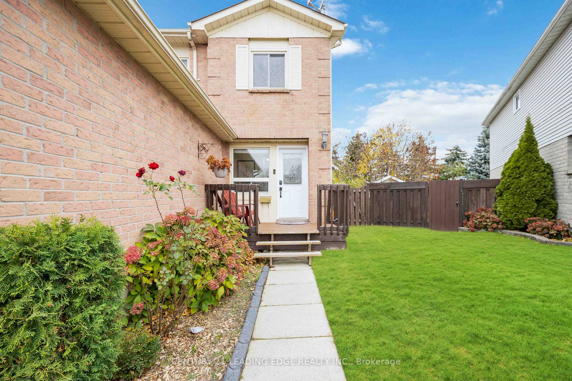 Photo 2 of 34 Tams Drive, Ajax, Central East — HOMEH