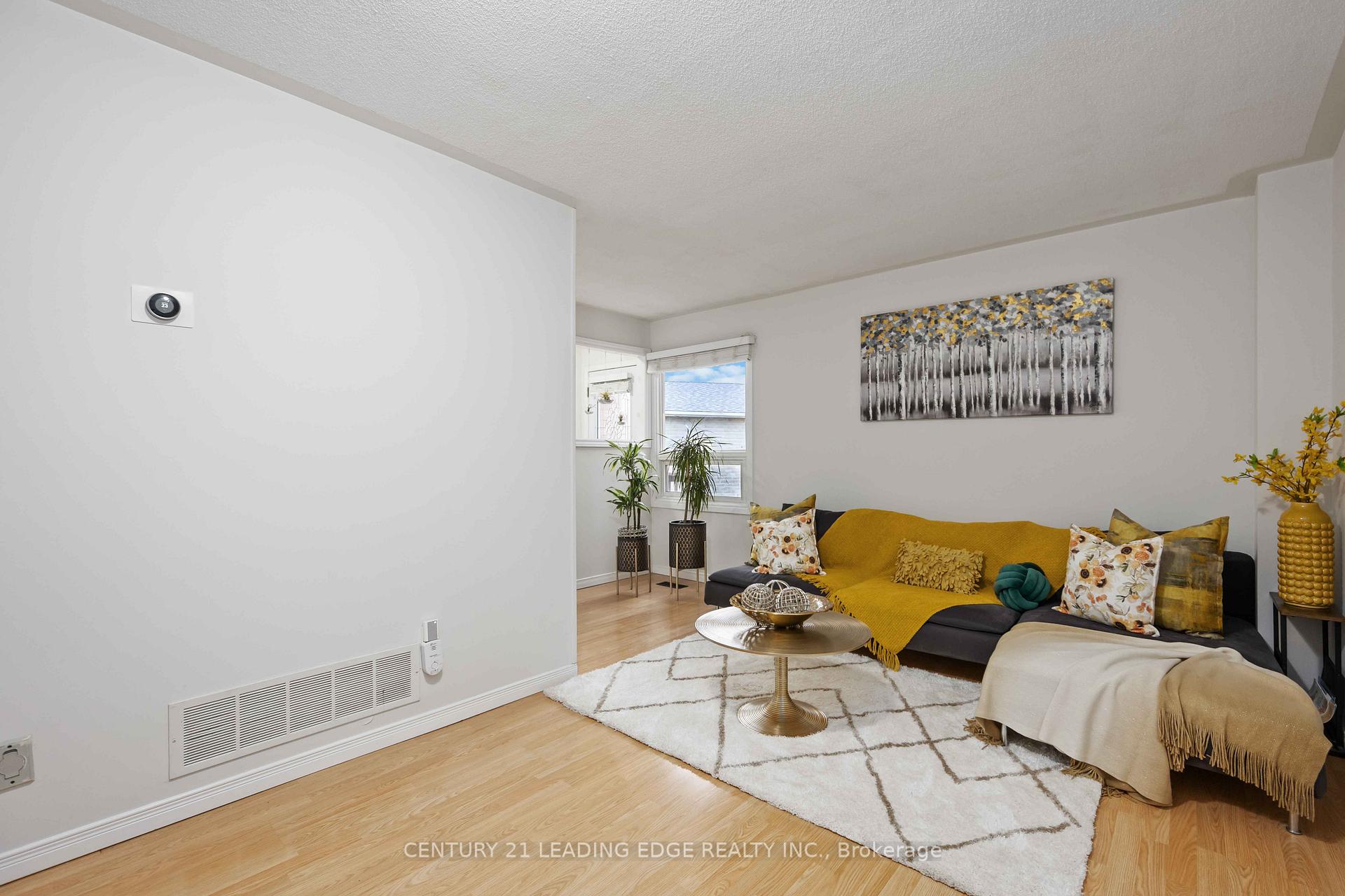 Photo 12 of 34 Tams Drive, Ajax, Central East — HOMEH