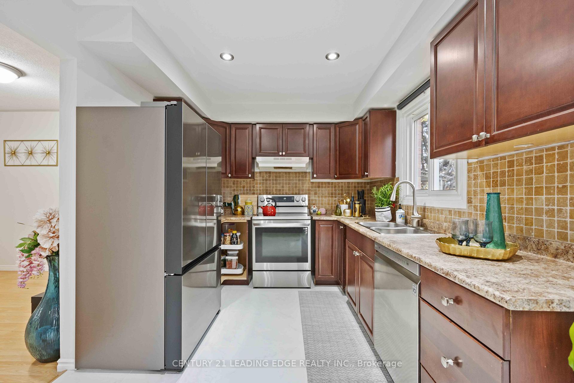 Photo 18 of 34 Tams Drive, Ajax, Central East — HOMEH