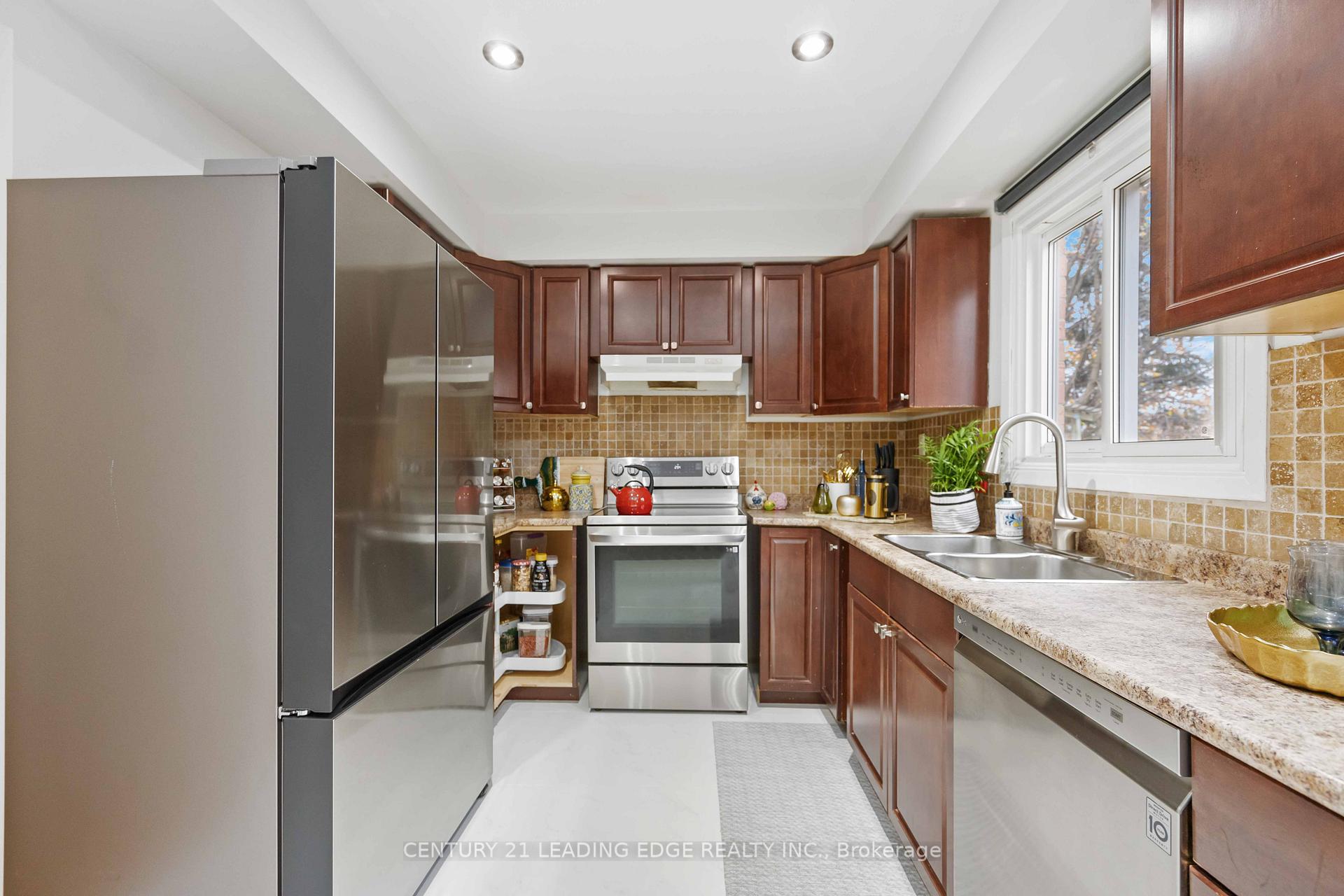 Photo 20 of 34 Tams Drive, Ajax, Central East — HOMEH