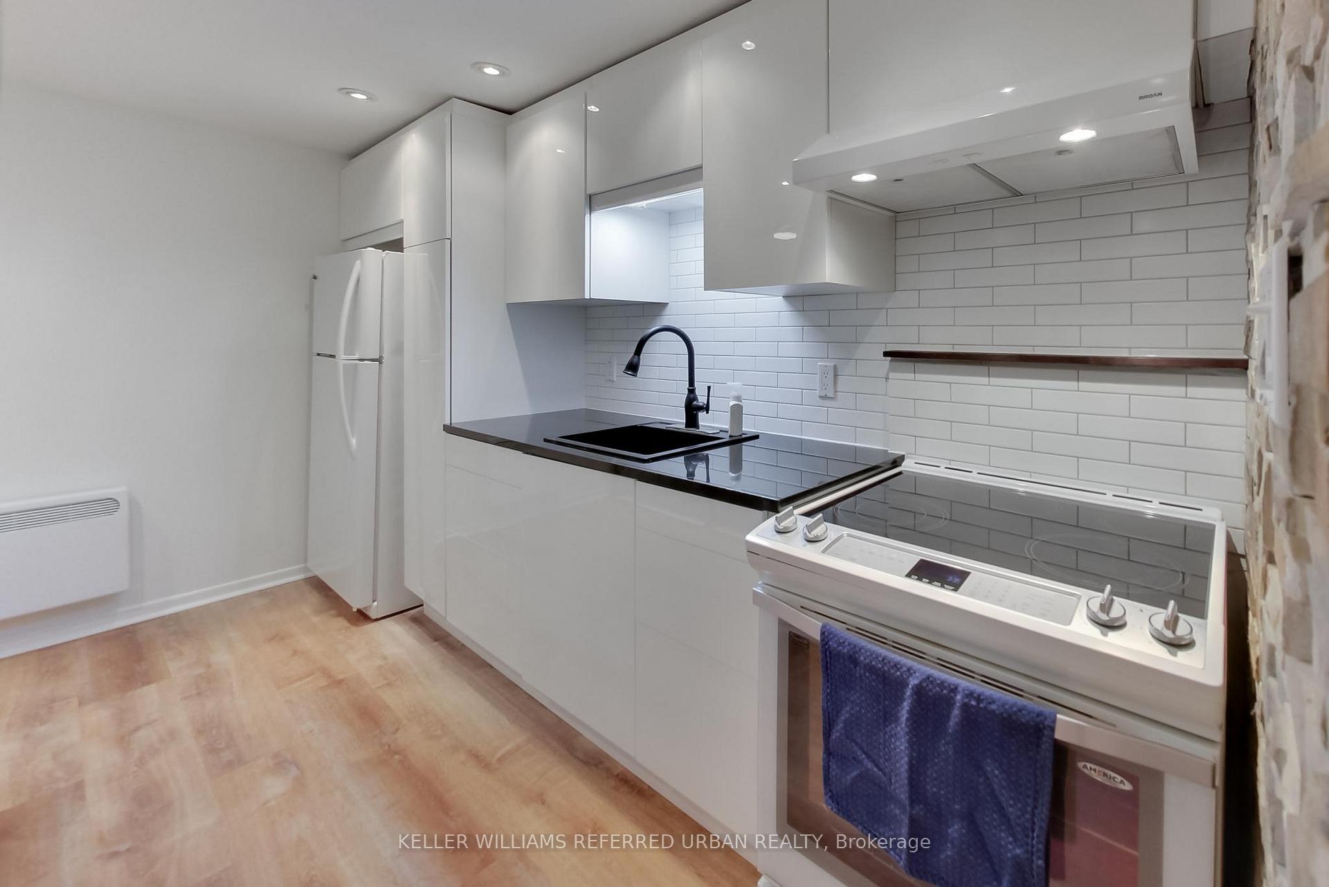 Photo 2 of Unit 22, 1666 Queen Street E, Toronto, Woodbine Corridor — HOMEH