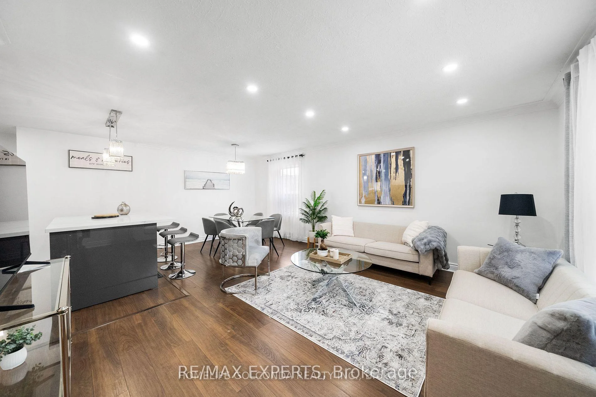 Photo 3 of 253 Bogert Avenue, North York, Lansing-Westgate — HOMEH