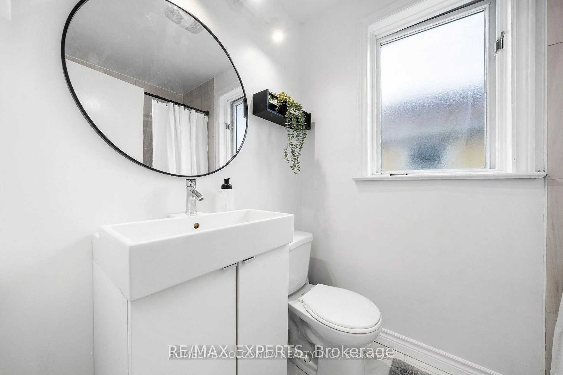 Photo 19 of 253 Bogert Avenue, North York, Lansing-Westgate — HOMEH