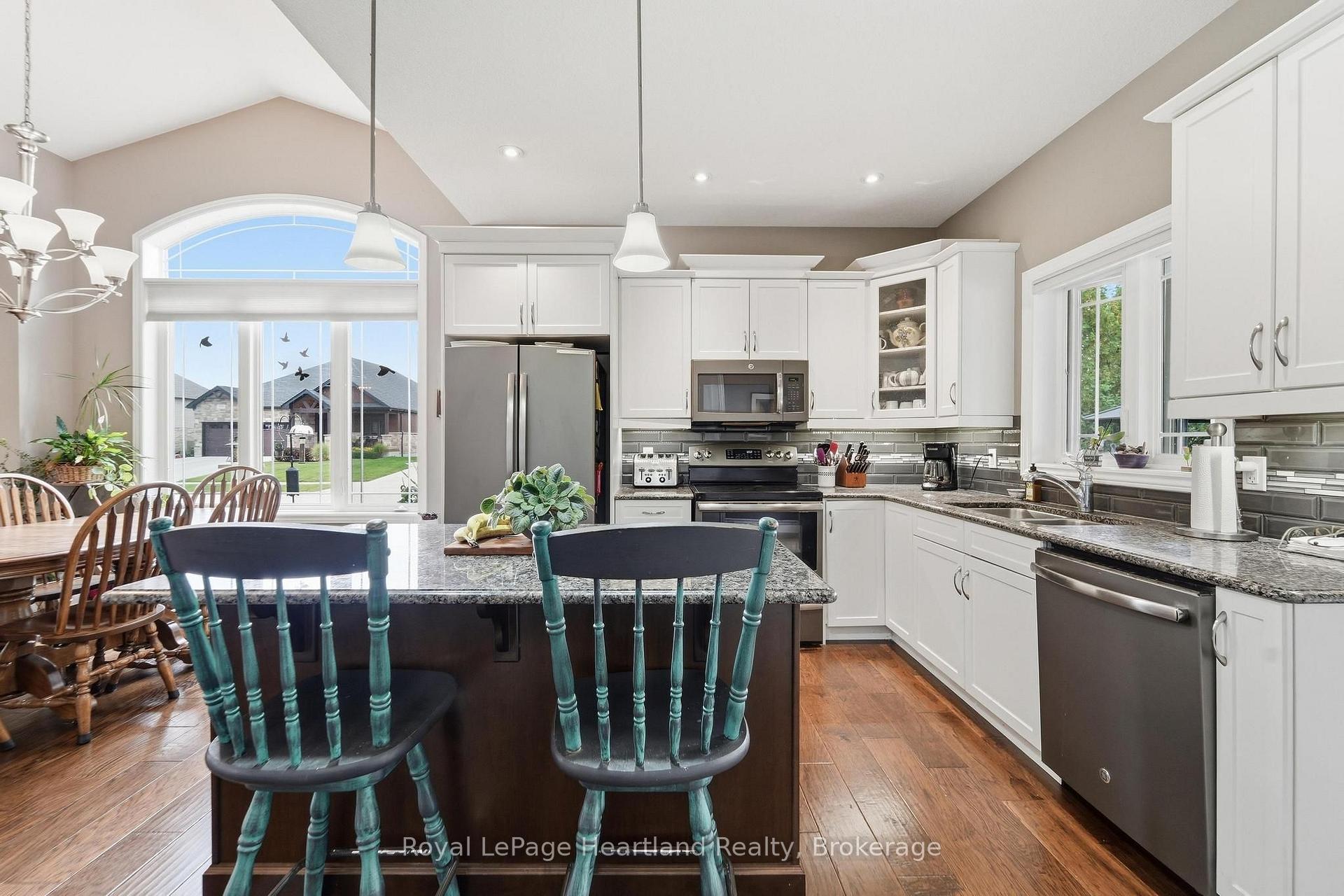 Photo 14 of 285 Darling Boulevard, South Huron, Exeter — HOMEH