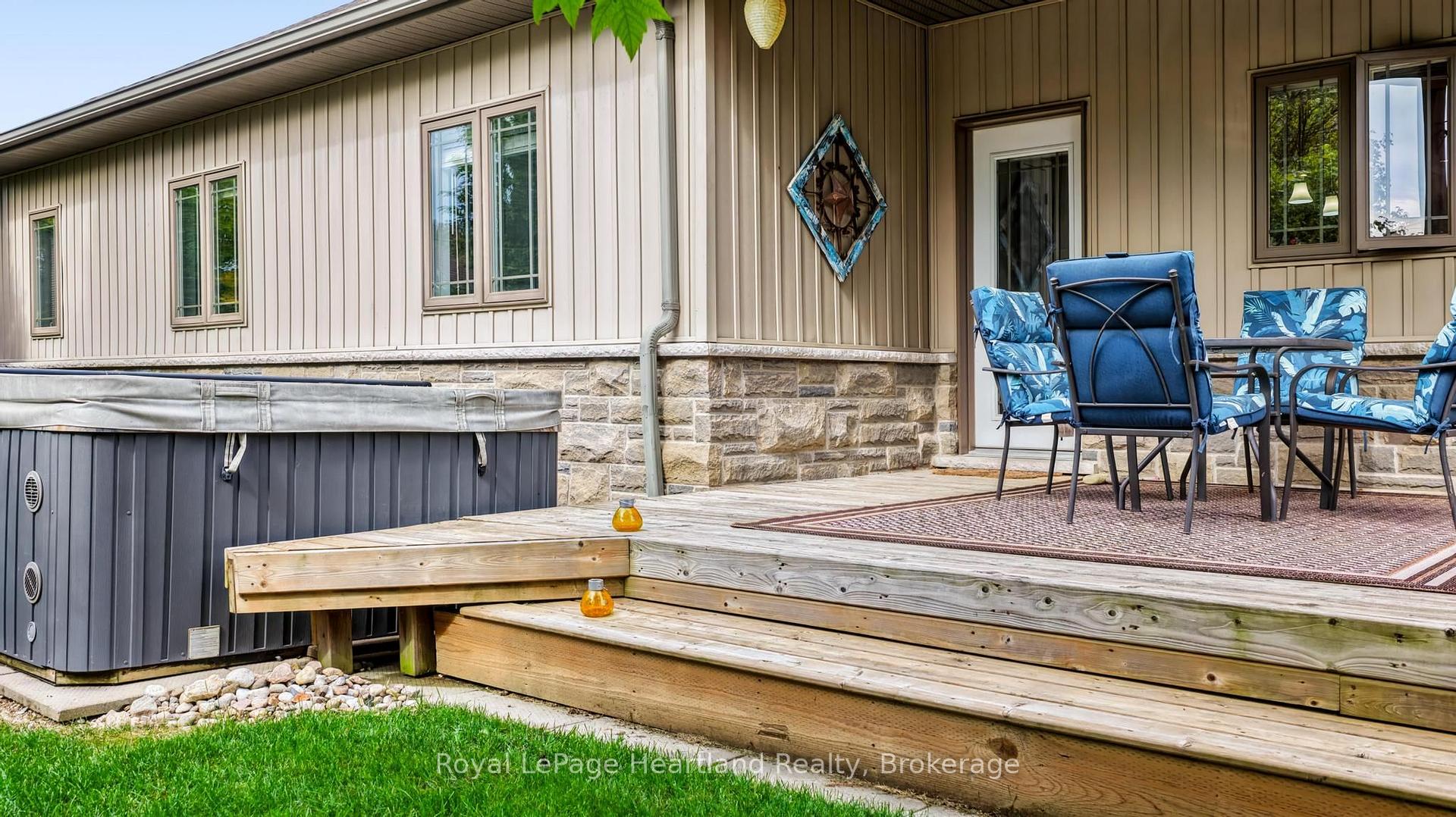 Photo 46 of 285 Darling Boulevard, South Huron, Exeter — HOMEH