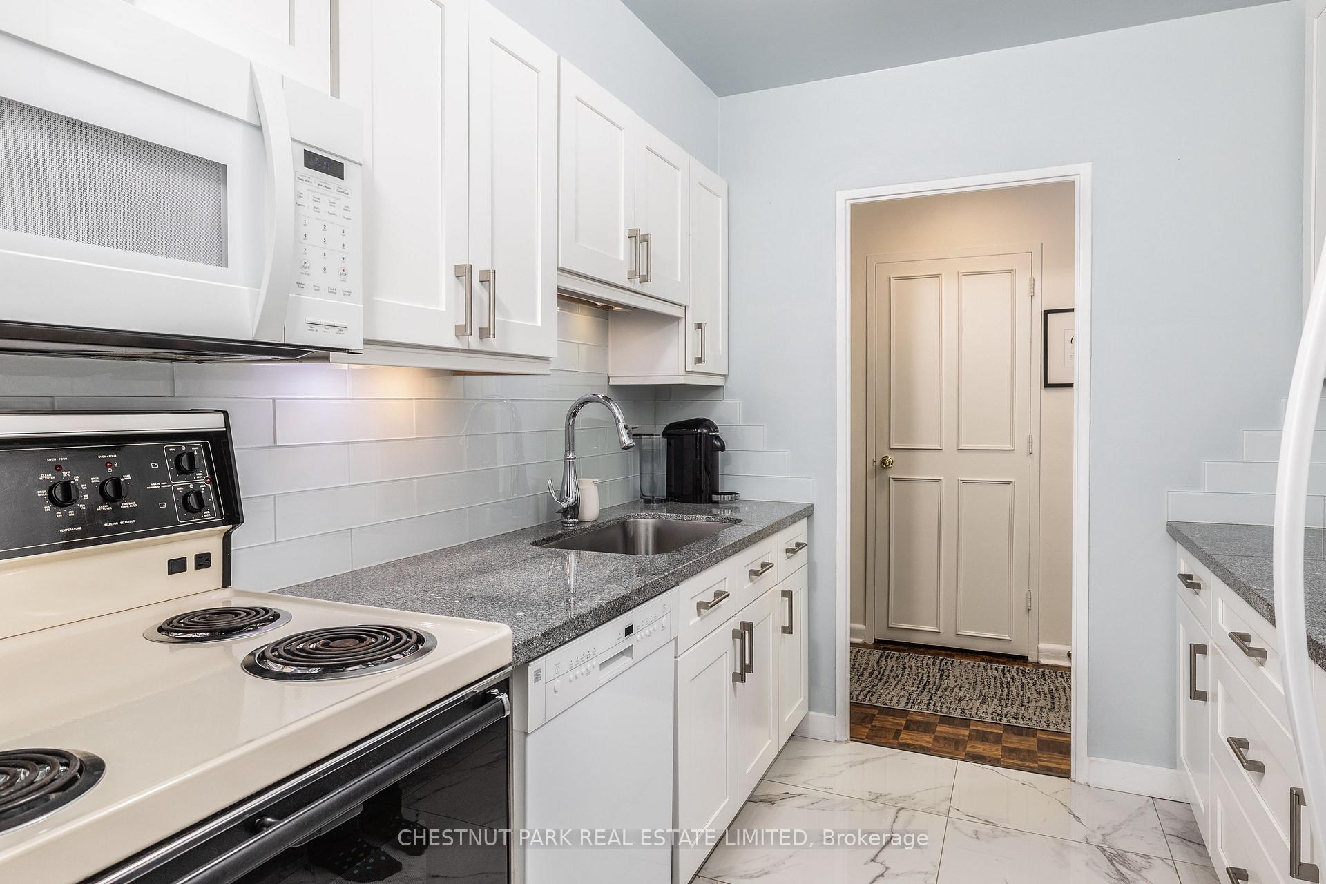 Photo 10 of Unit 802, 120 Rosedale Valley Road, Toronto, Rosedale-Moore Park — HOMEH