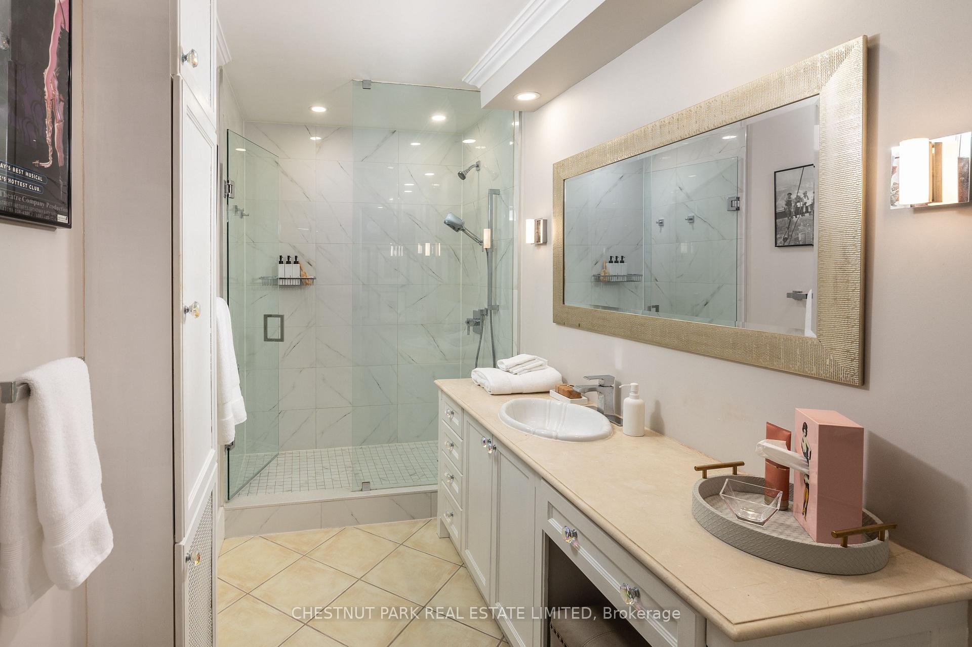 Photo 19 of Unit 802, 120 Rosedale Valley Road, Toronto, Rosedale-Moore Park — HOMEH