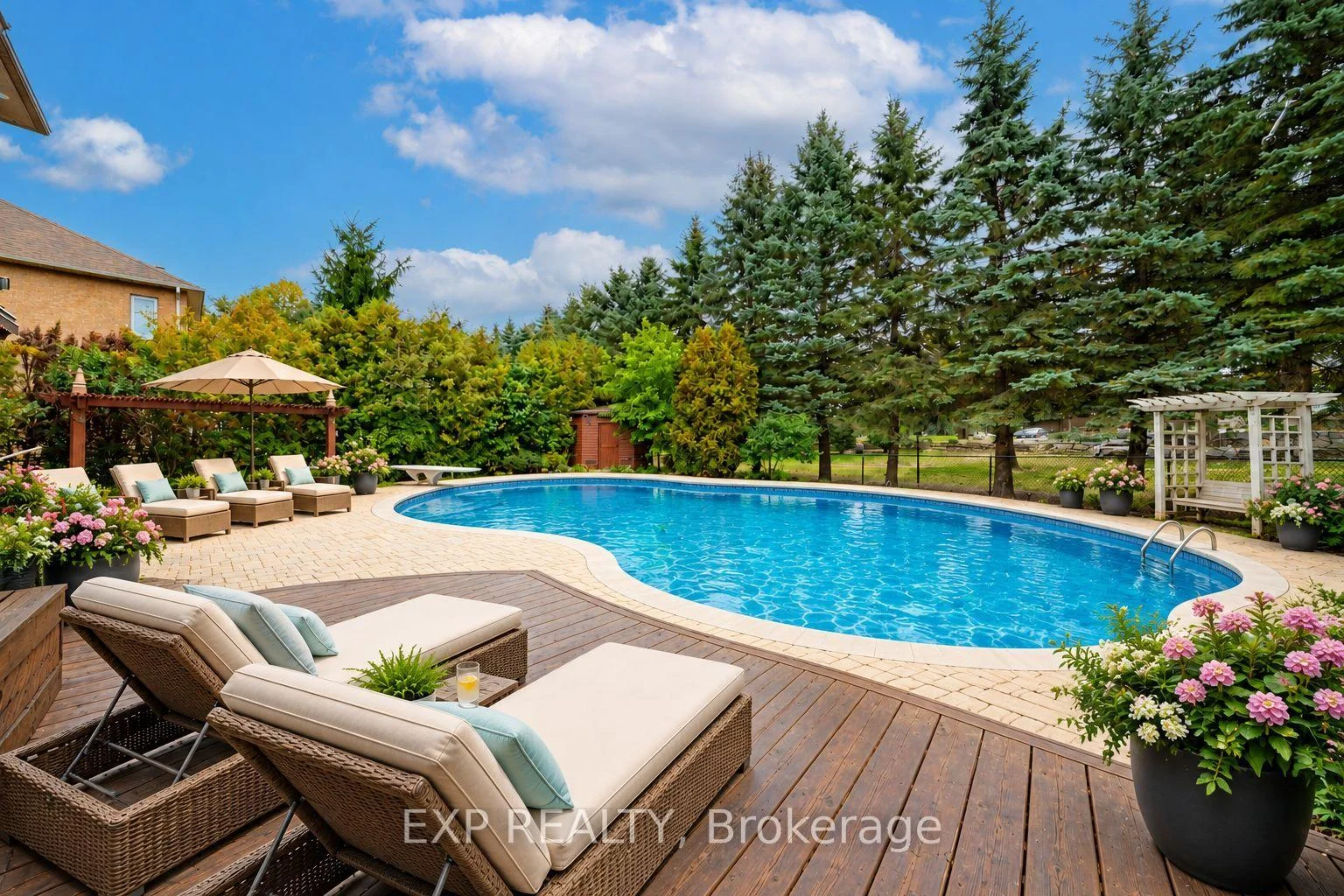 Photo 9 of 785 Quantra Crescent, Newmarket, Stonehaven-Wyndham — HOMEH