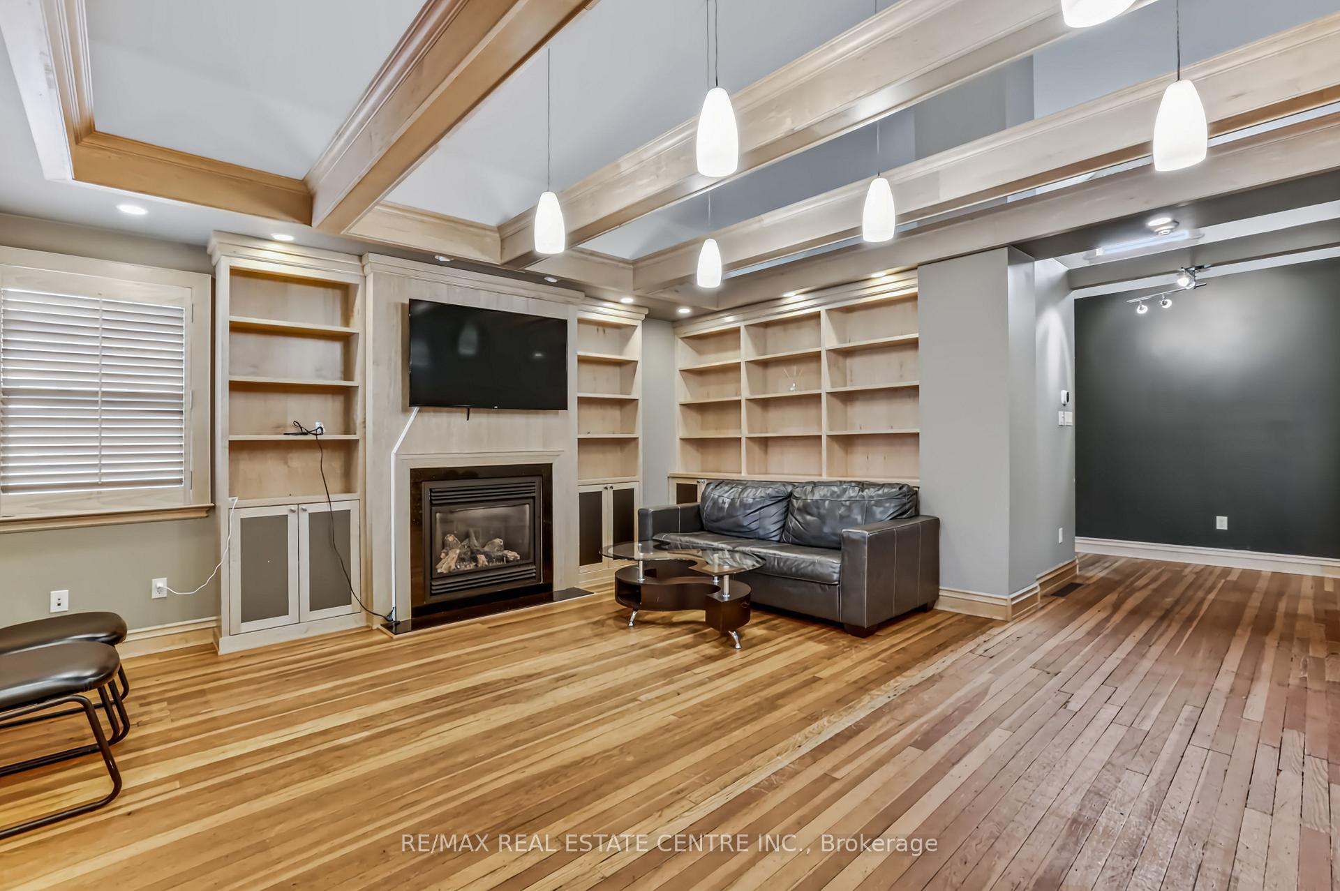 Photo 5 of 900 Adelaide Street N, London, East C — HOMEH