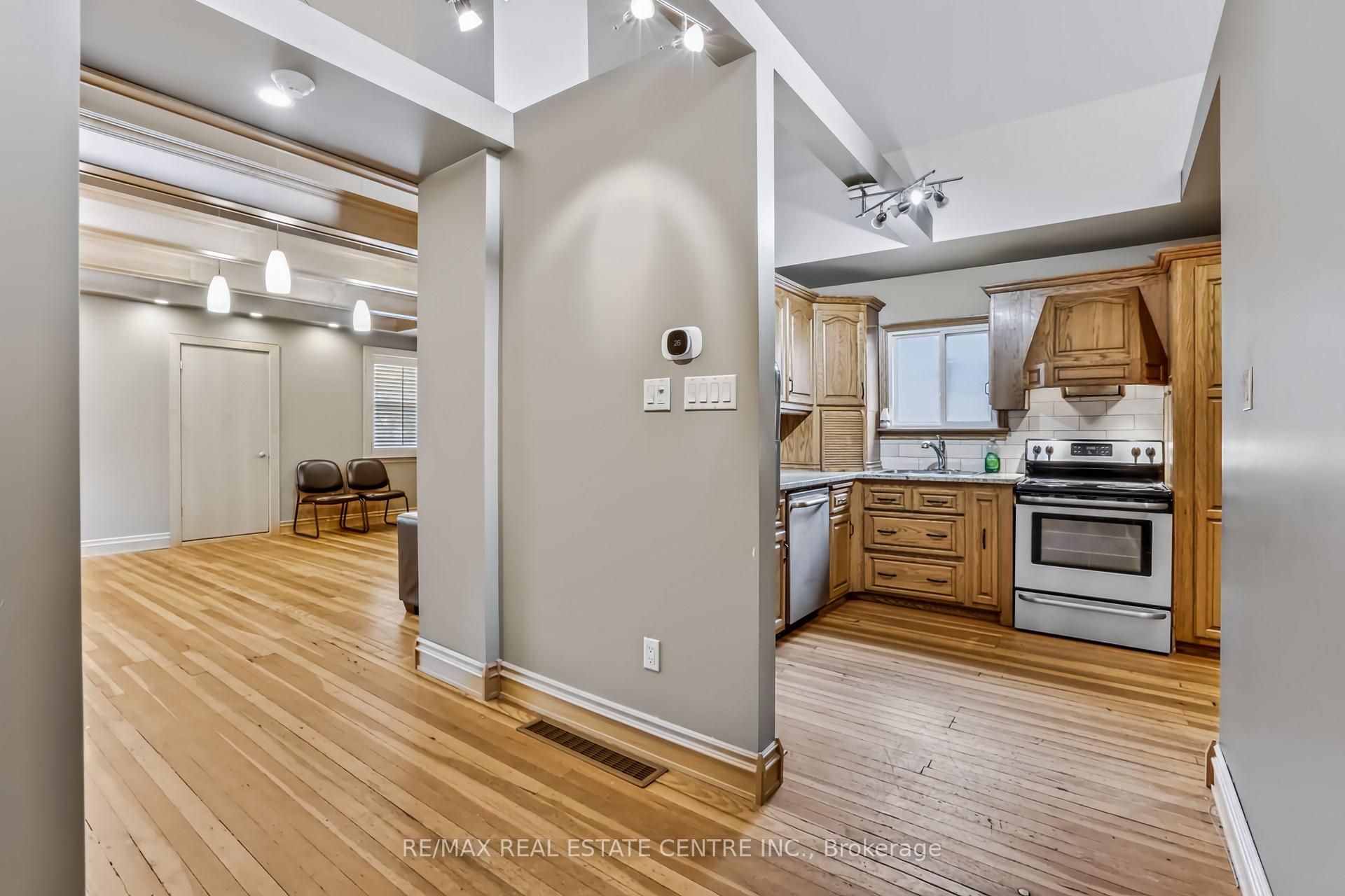 Photo 9 of 900 Adelaide Street N, London, East C — HOMEH