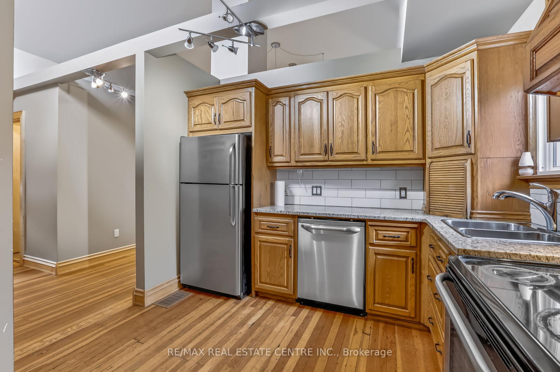 Photo 10 of 900 Adelaide Street N, London, East C — HOMEH