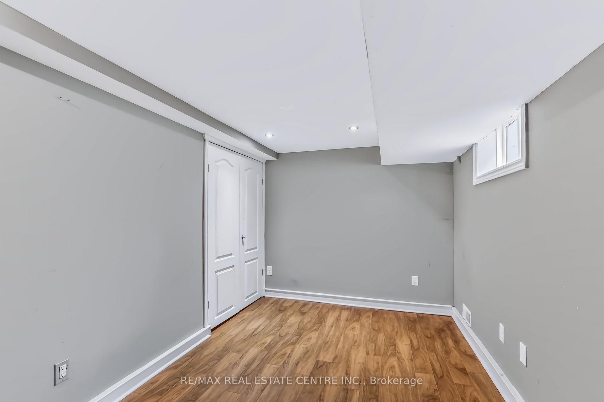 Photo 14 of 900 Adelaide Street N, London, East C — HOMEH