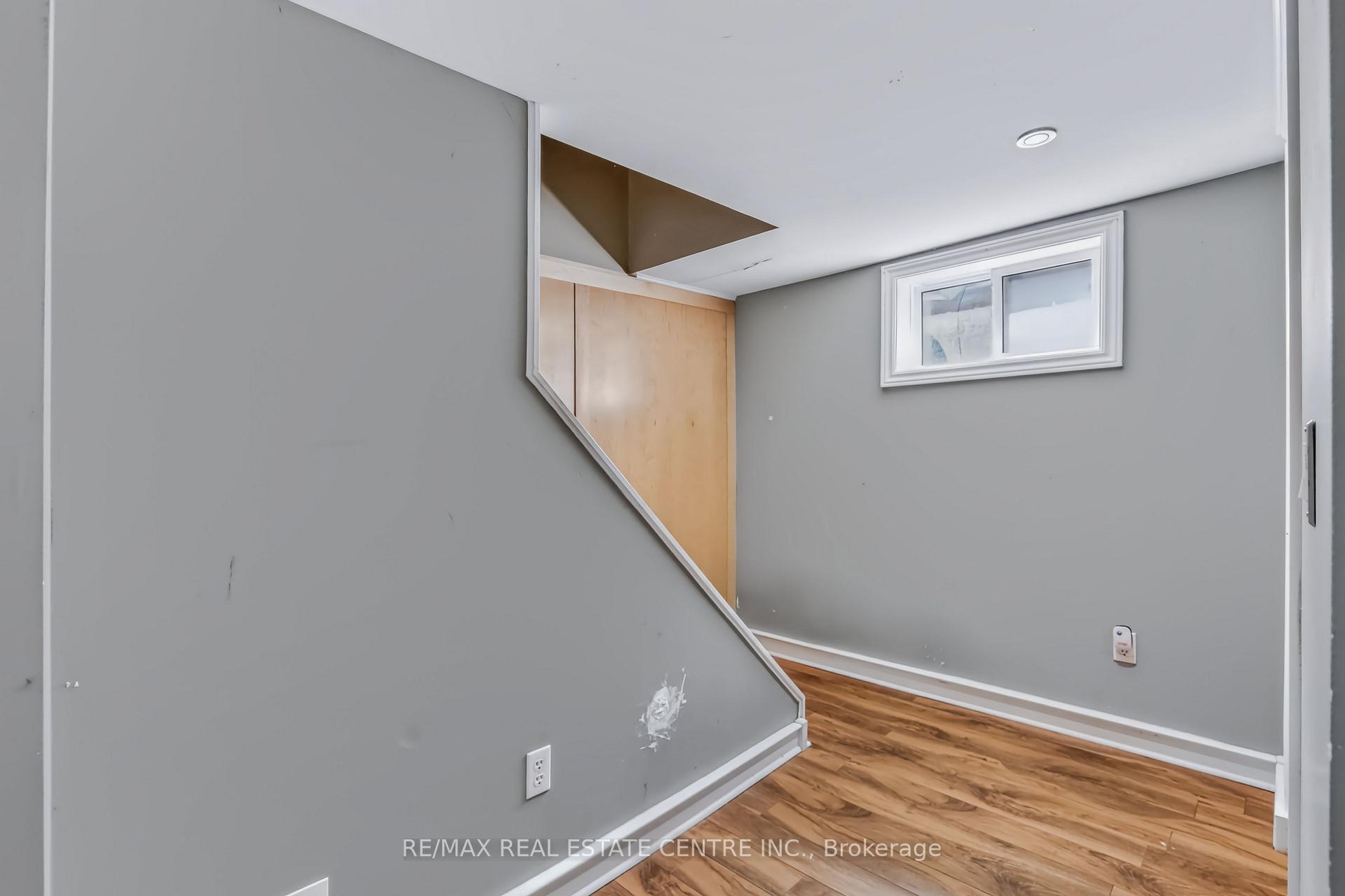 Photo 20 of 900 Adelaide Street N, London, East C — HOMEH