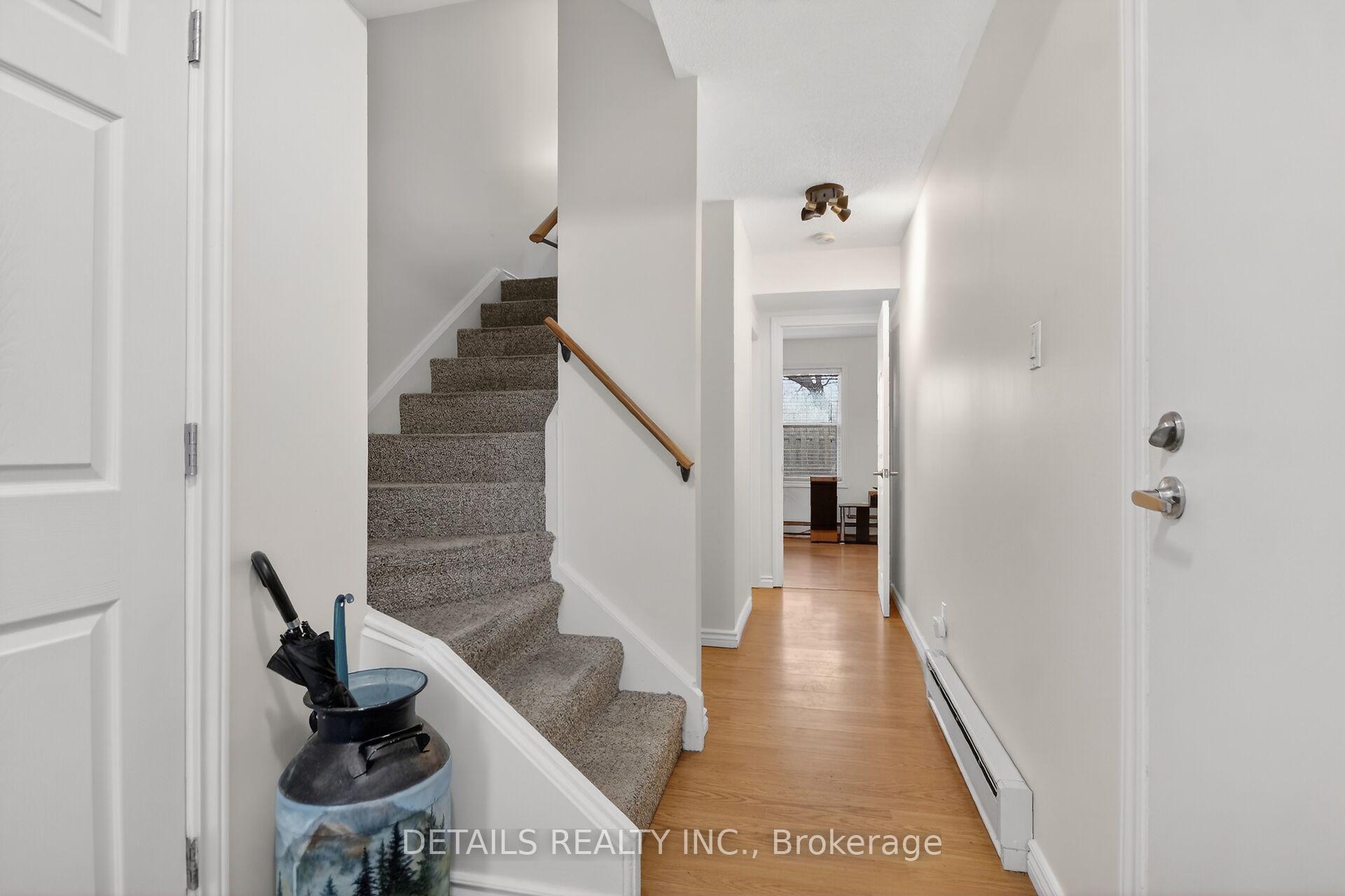 Photo 4 of 40 Appleby Private, Ottawa, Carleton Heights — HOMEH