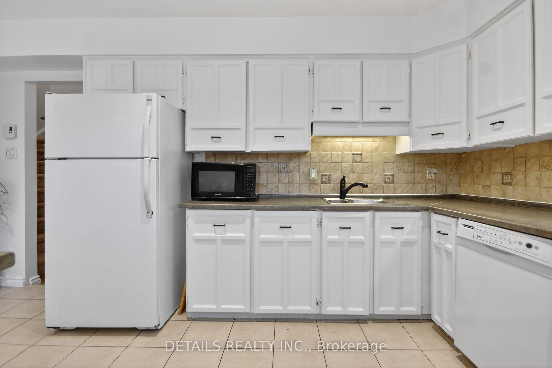 Photo 5 of 40 Appleby Private, Ottawa, Carleton Heights — HOMEH