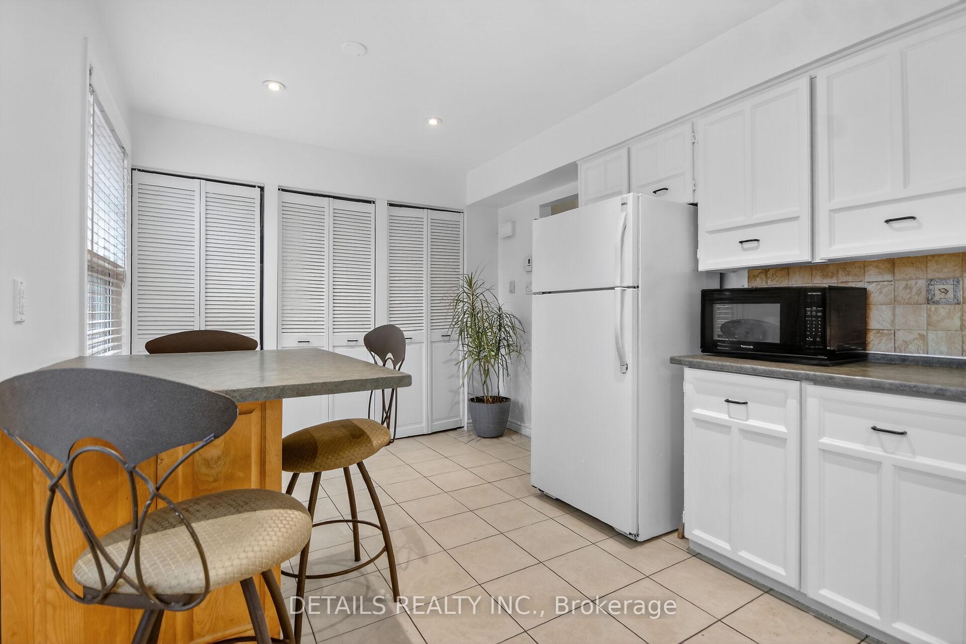 Photo 6 of 40 Appleby Private, Ottawa, Carleton Heights — HOMEH