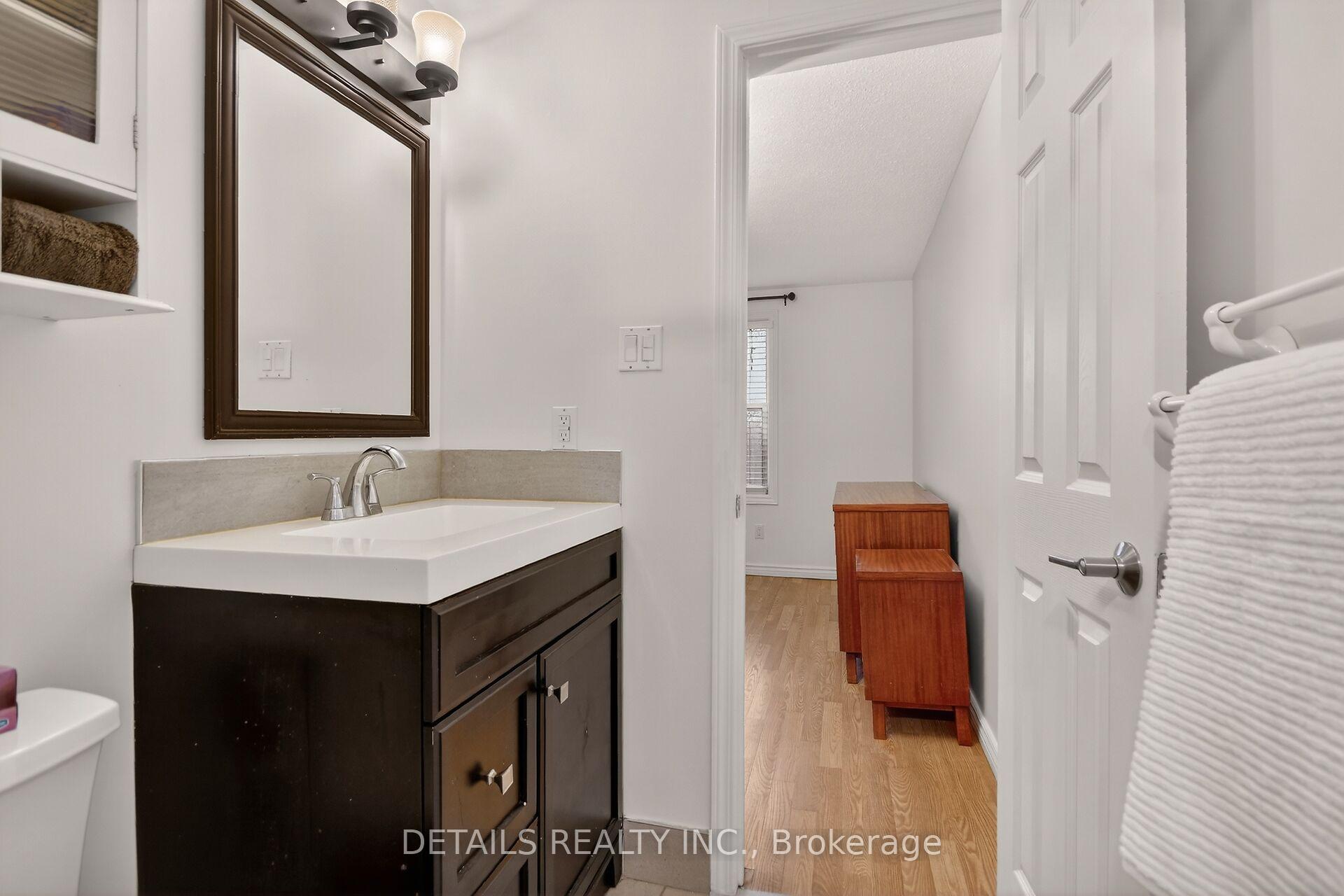 Photo 21 of 40 Appleby Private, Ottawa, Carleton Heights — HOMEH