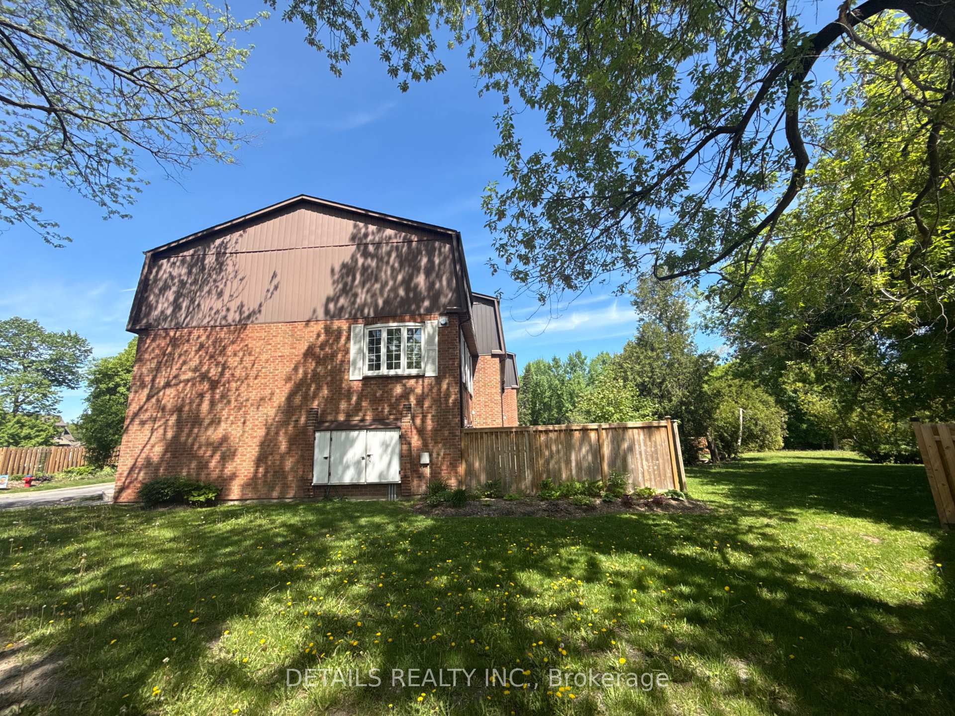 Photo 36 of 40 Appleby Private, Ottawa, Carleton Heights — HOMEH