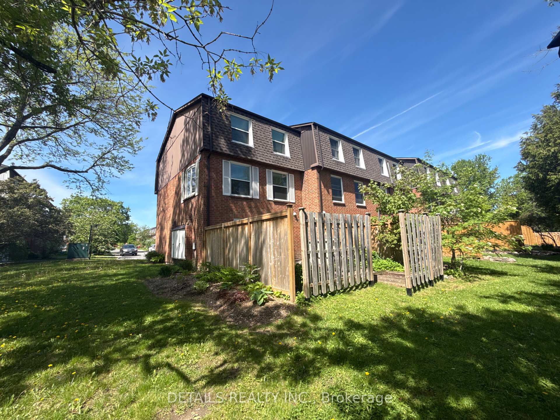 Photo 37 of 40 Appleby Private, Ottawa, Carleton Heights — HOMEH