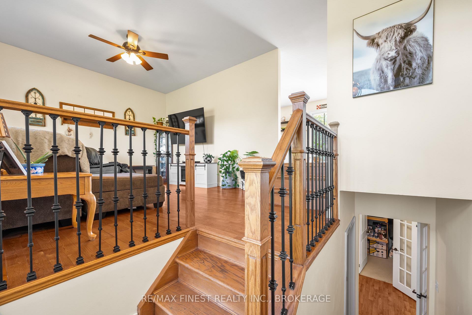 Photo 3 of 2442 Keeley Road, Frontenac, Frontenac South — HOMEH