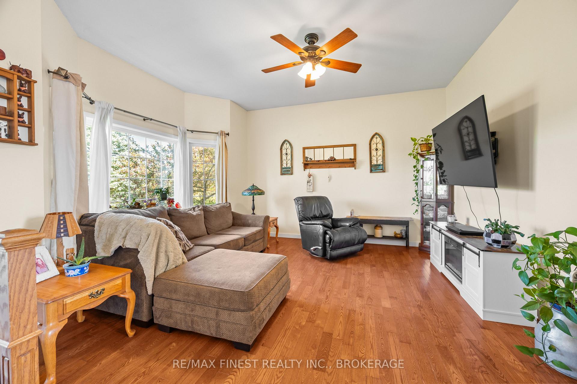 Photo 4 of 2442 Keeley Road, Frontenac, Frontenac South — HOMEH