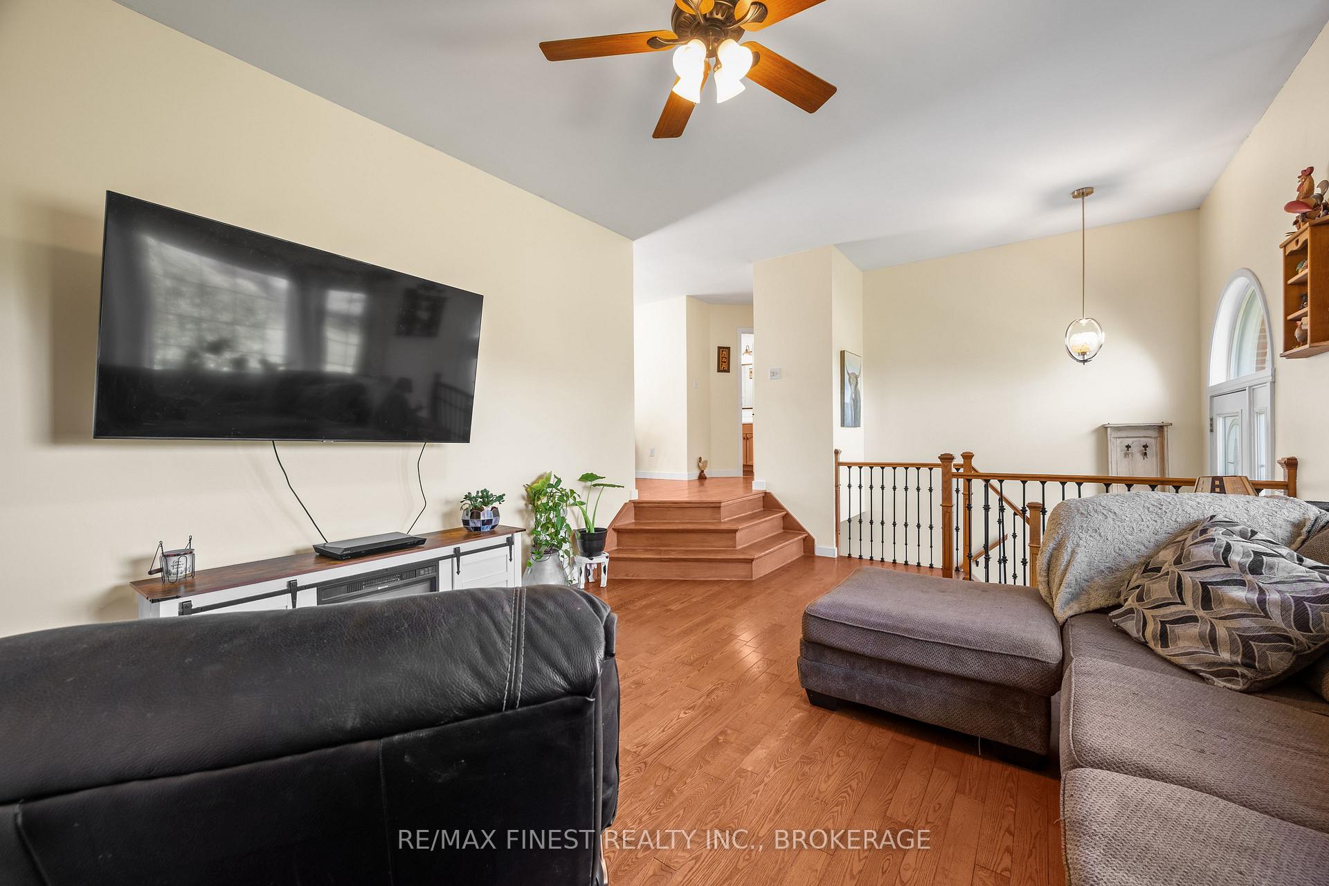 Photo 6 of 2442 Keeley Road, Frontenac, Frontenac South — HOMEH
