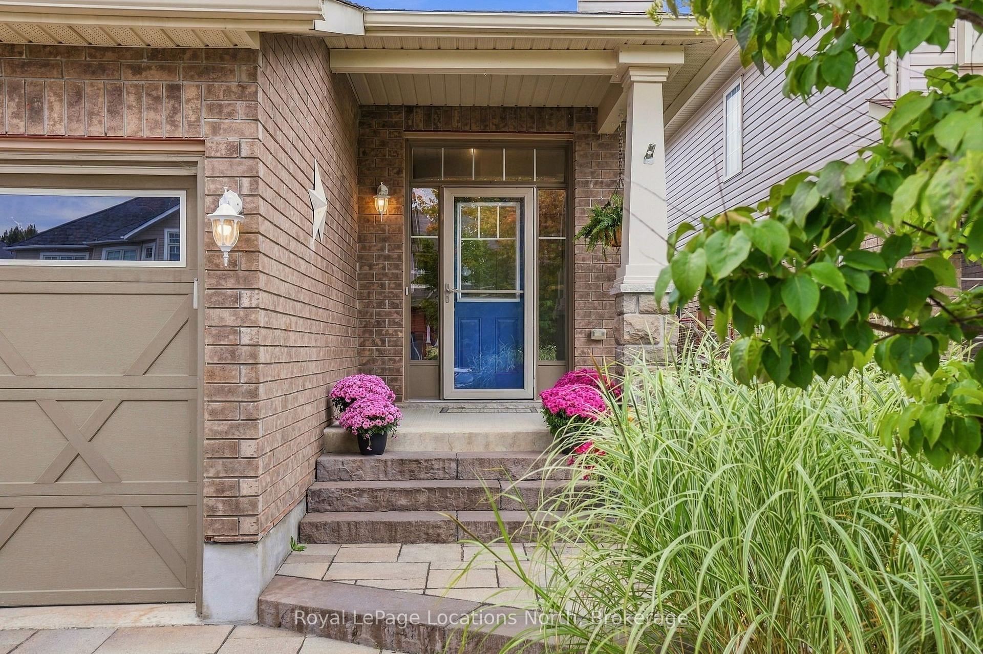 Photo 3 of 15 Kayla Crescent, Collingwood — HOMEH