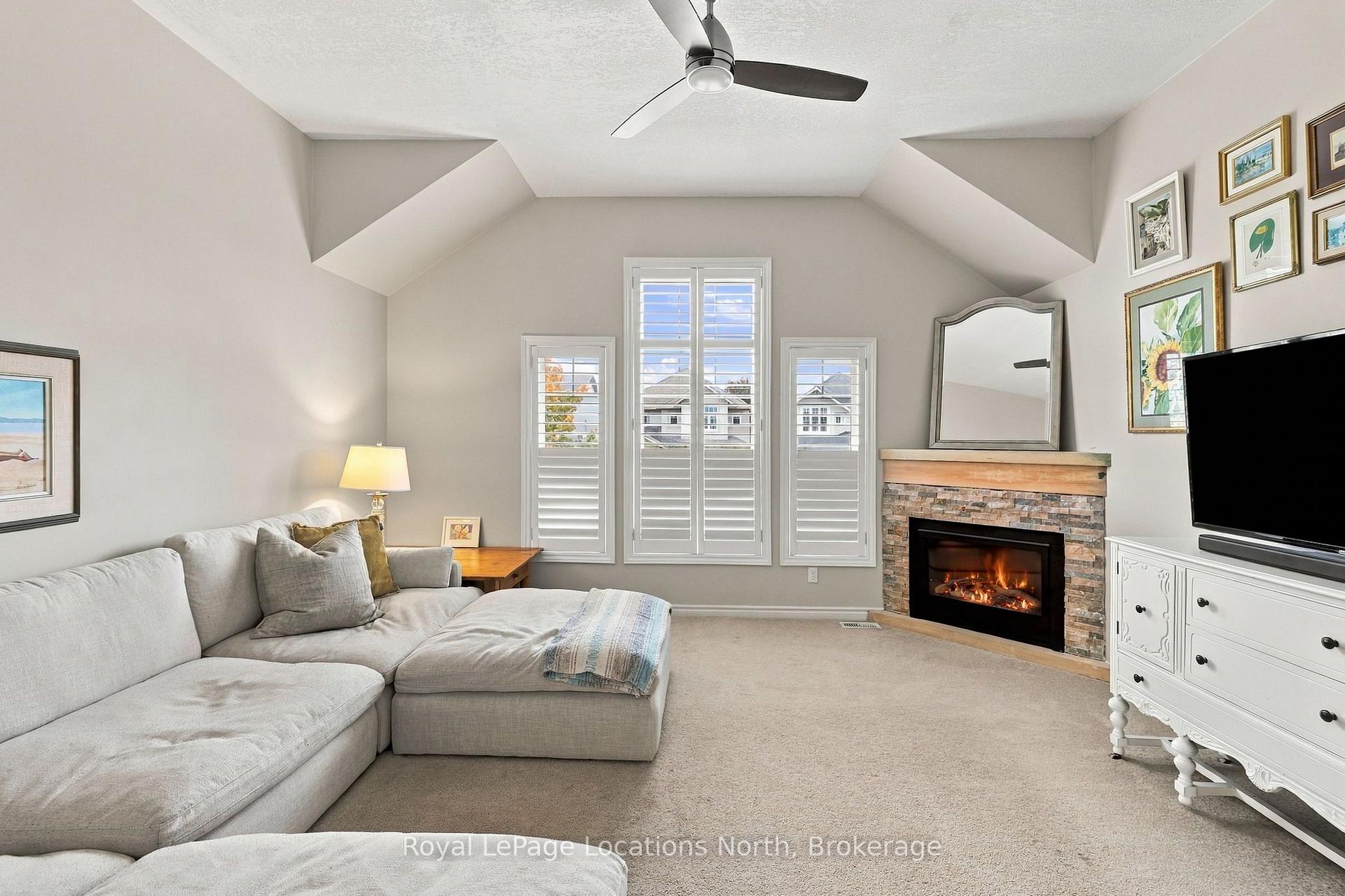 Photo 16 of 15 Kayla Crescent, Collingwood — HOMEH