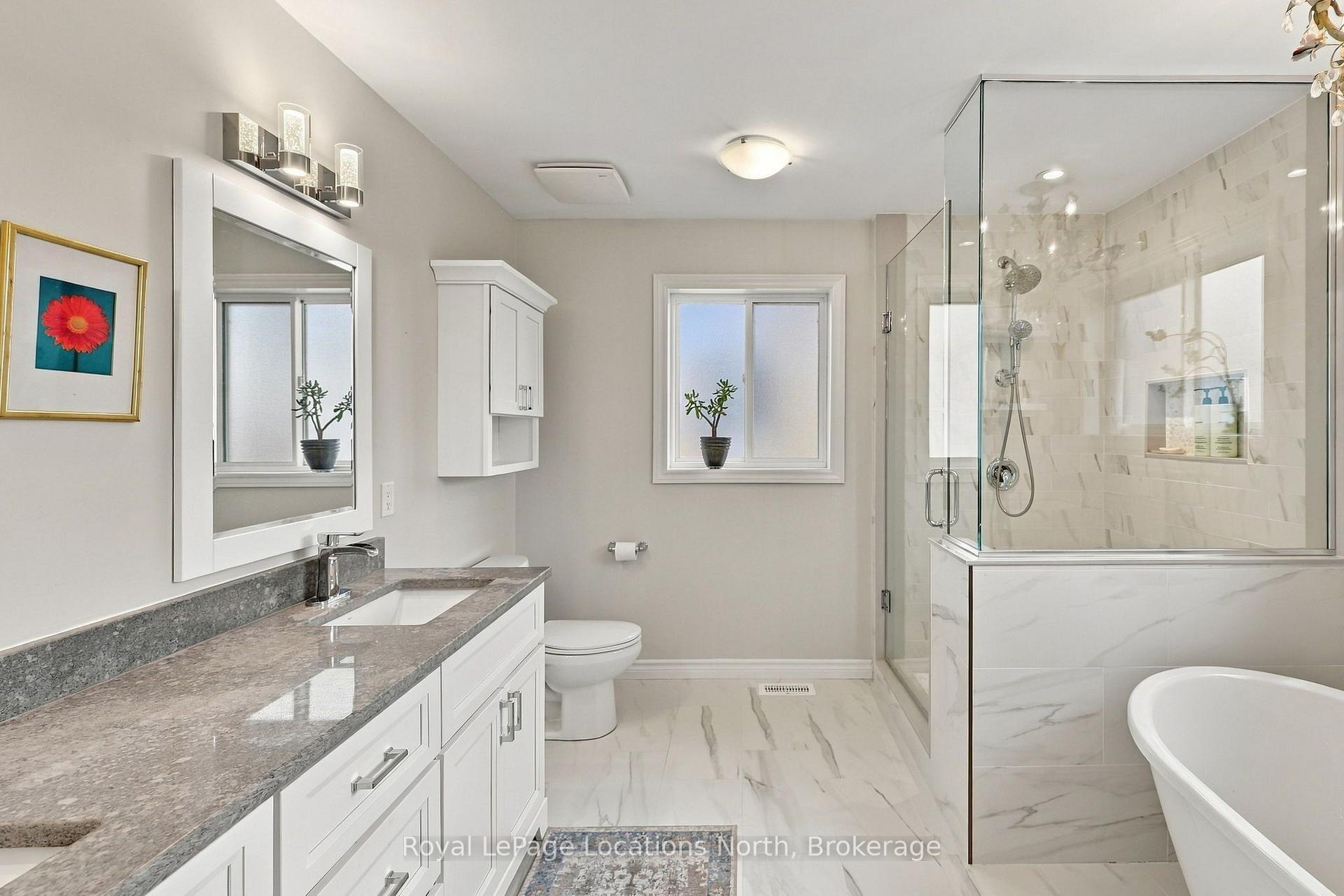 Photo 20 of 15 Kayla Crescent, Collingwood — HOMEH