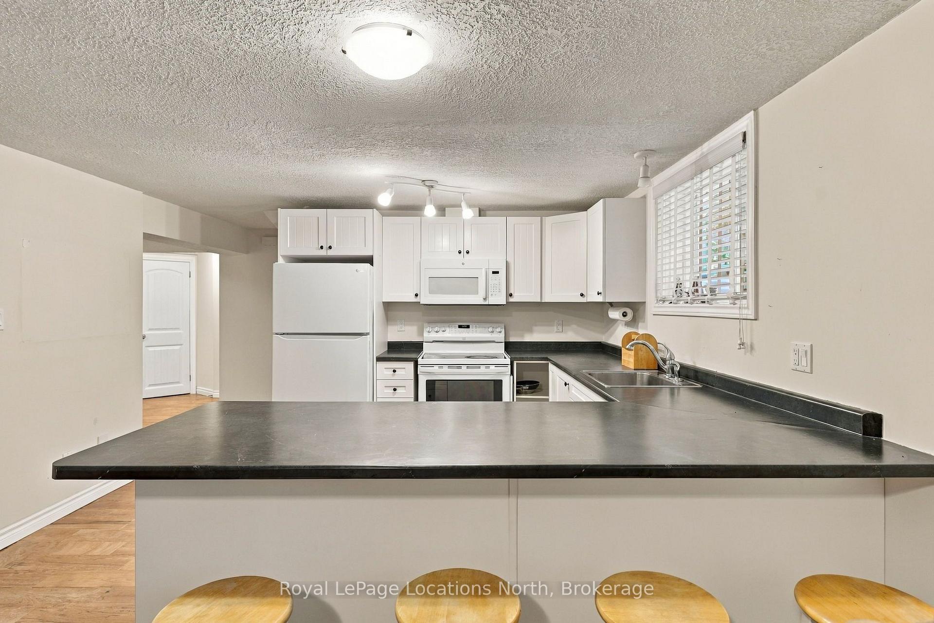Photo 32 of 15 Kayla Crescent, Collingwood — HOMEH