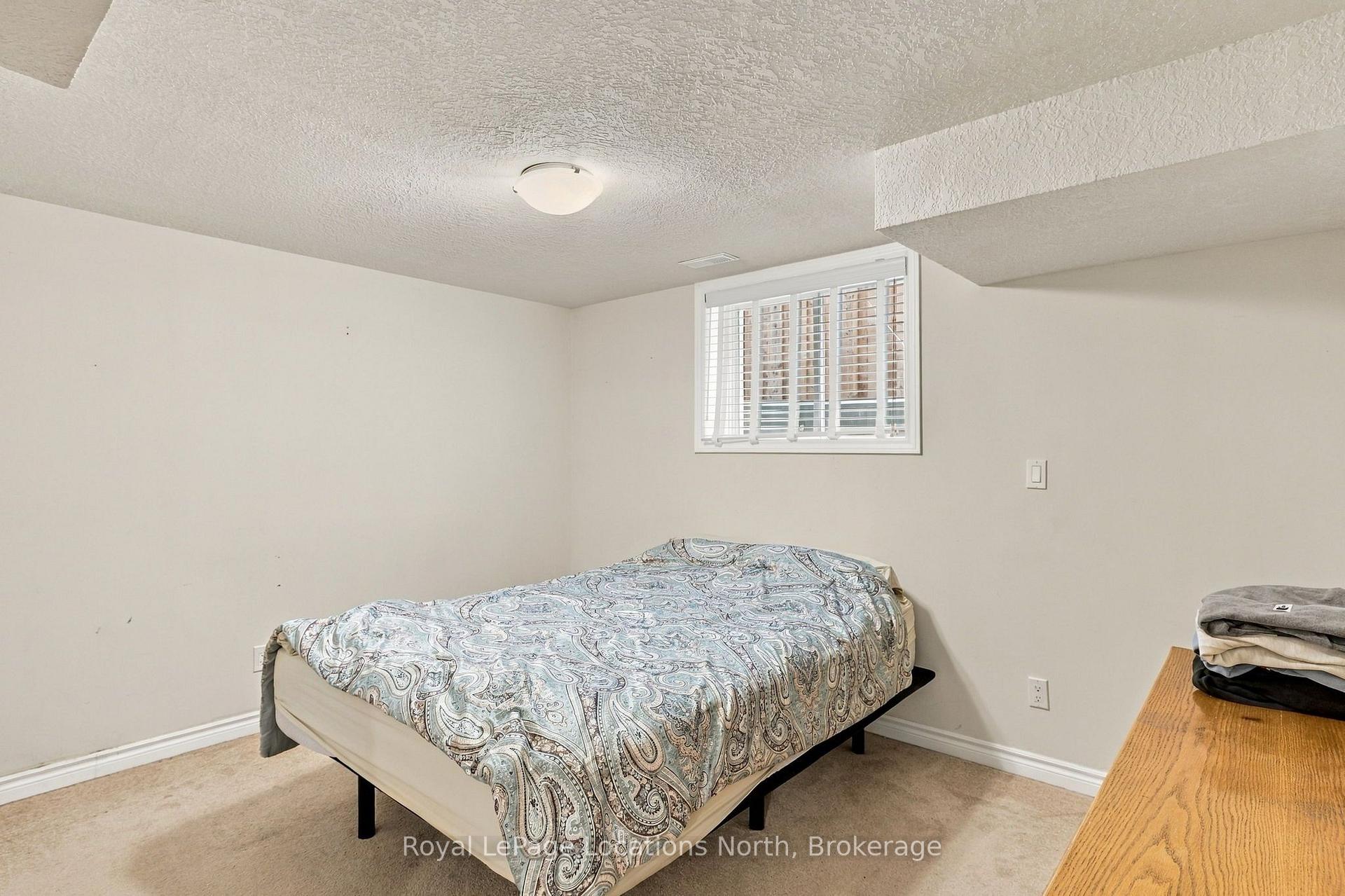 Photo 35 of 15 Kayla Crescent, Collingwood — HOMEH