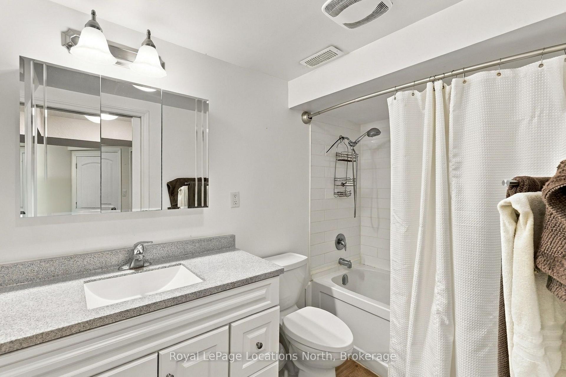 Photo 37 of 15 Kayla Crescent, Collingwood — HOMEH