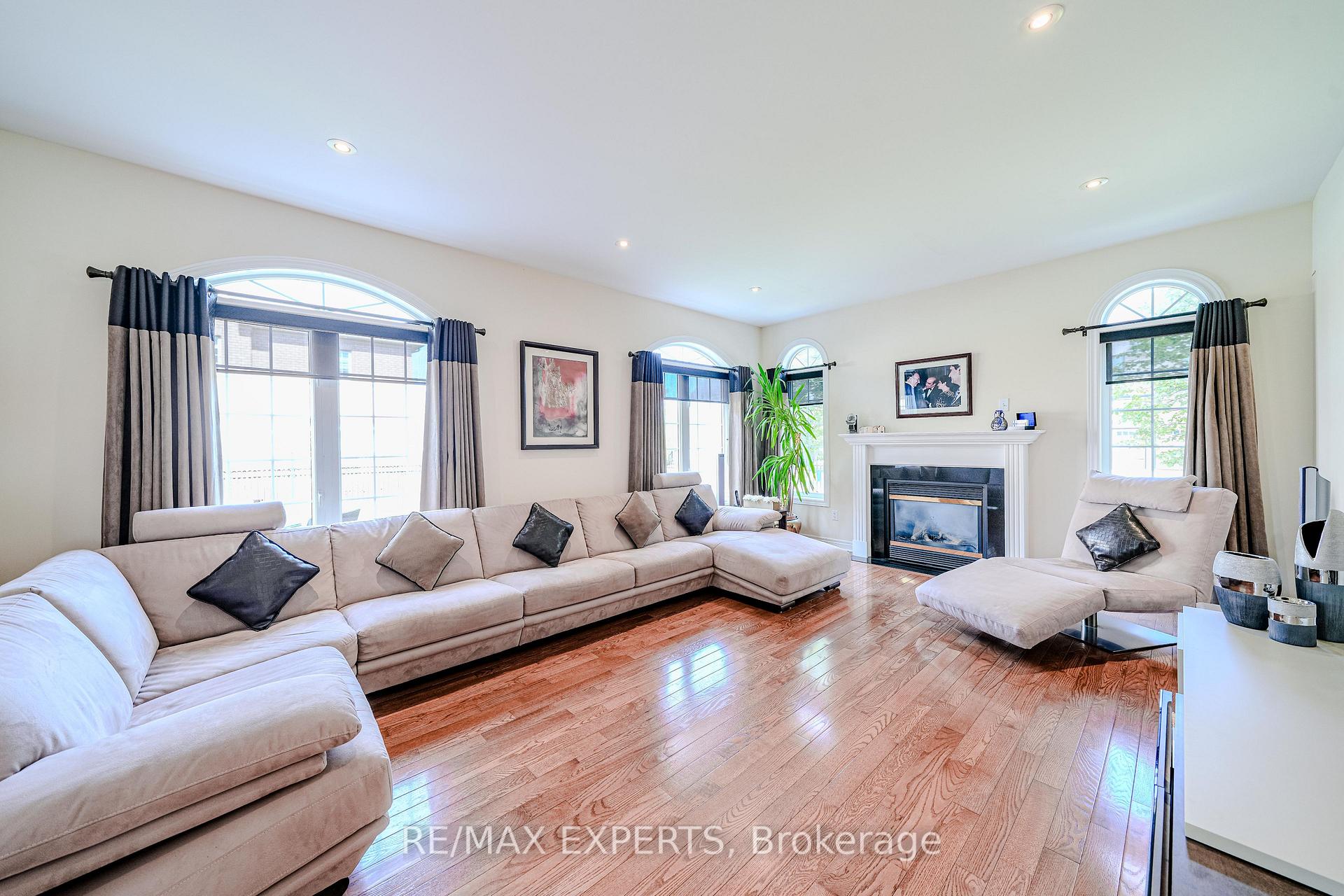 Photo 12 of 6 Elyssa Drive, Richmond Hill, Bayview Hill — HOMEH