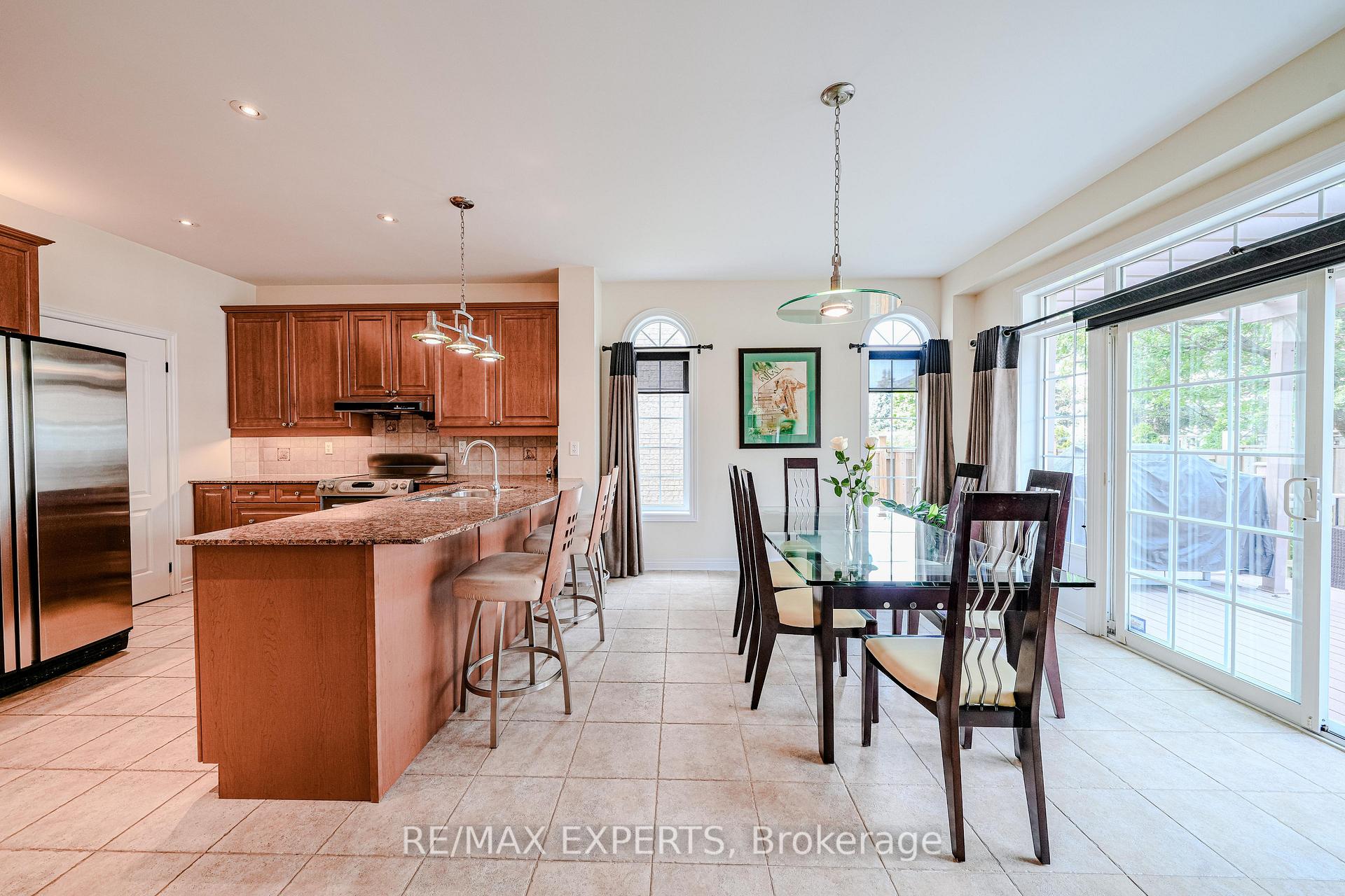 Photo 14 of 6 Elyssa Drive, Richmond Hill, Bayview Hill — HOMEH