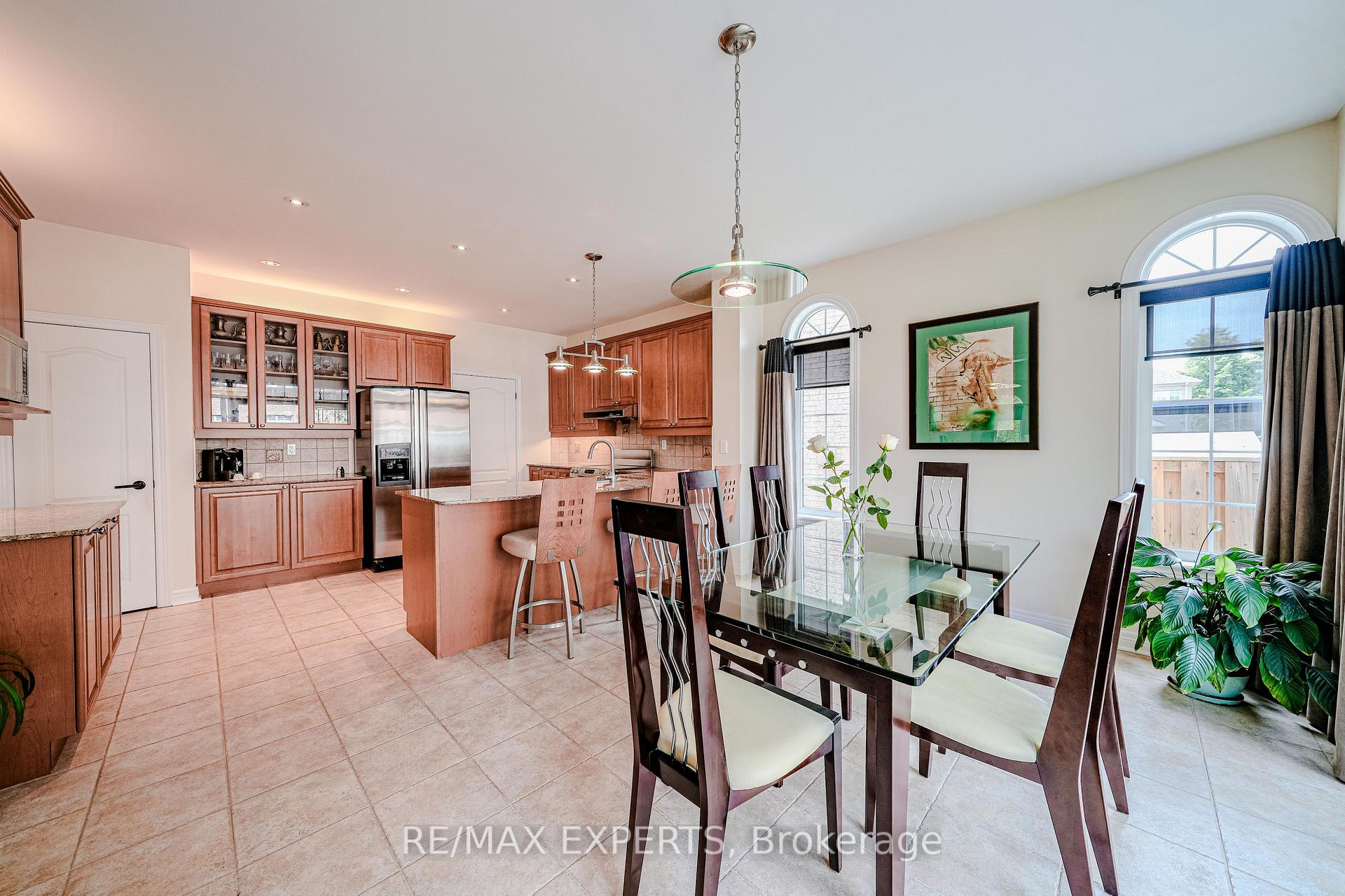 Photo 15 of 6 Elyssa Drive, Richmond Hill, Bayview Hill — HOMEH