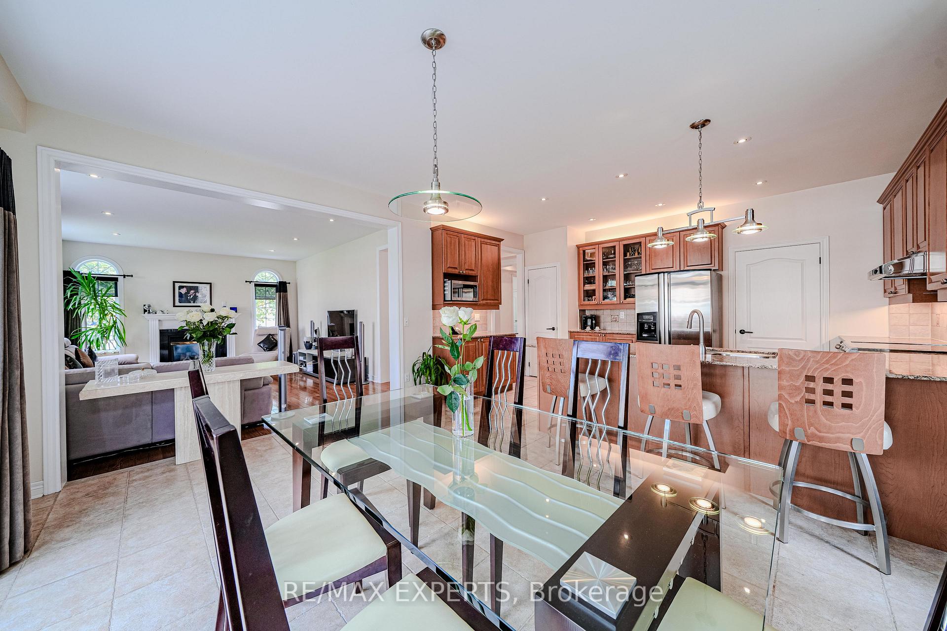 Photo 16 of 6 Elyssa Drive, Richmond Hill, Bayview Hill — HOMEH
