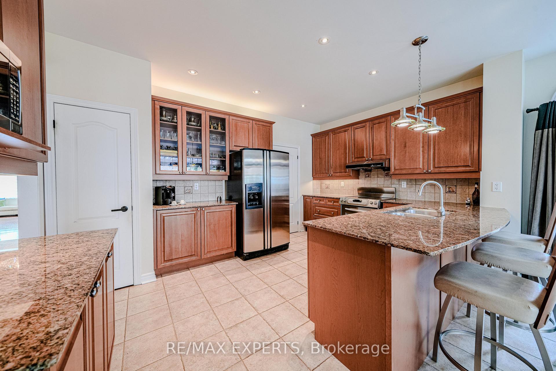 Photo 17 of 6 Elyssa Drive, Richmond Hill, Bayview Hill — HOMEH
