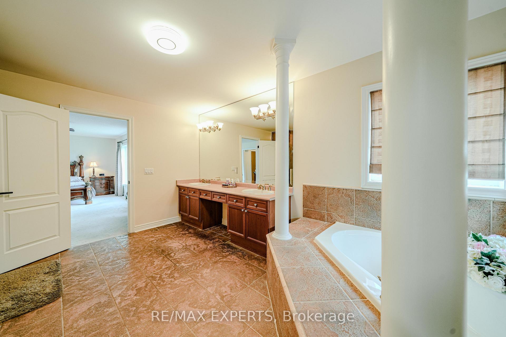 Photo 30 of 6 Elyssa Drive, Richmond Hill, Bayview Hill — HOMEH