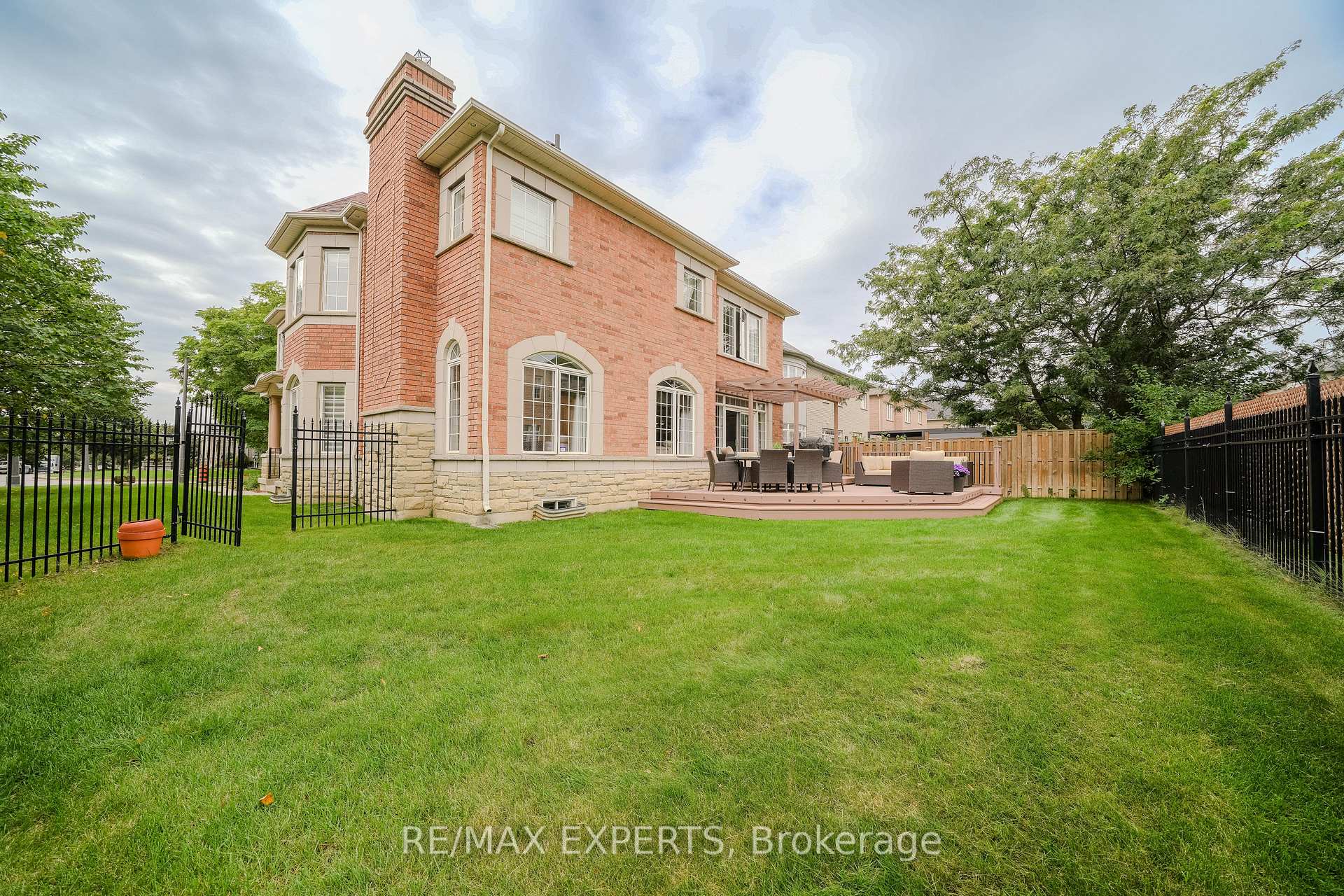 Photo 45 of 6 Elyssa Drive, Richmond Hill, Bayview Hill — HOMEH