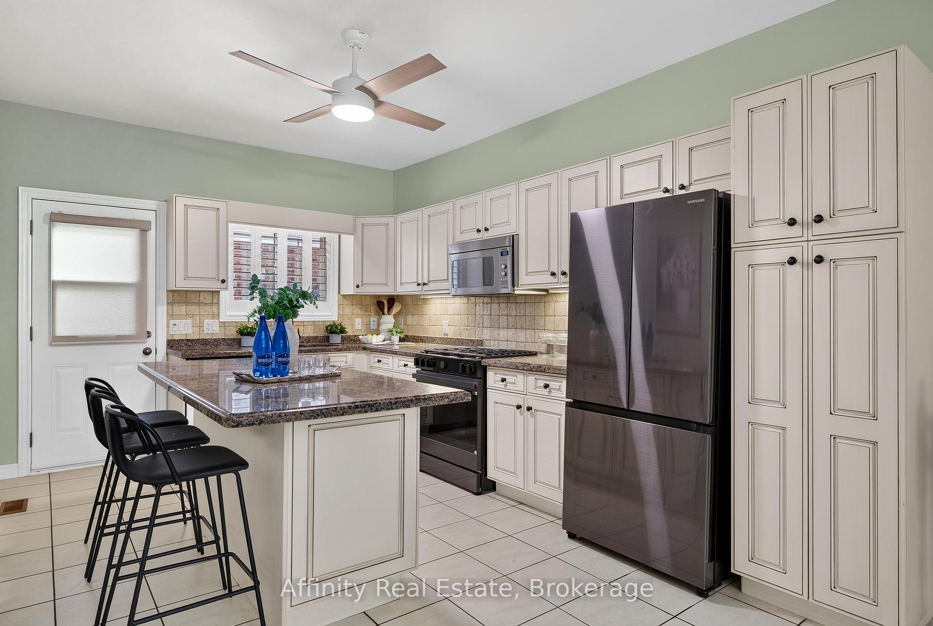 Photo 13 of 26 Welstead Drive, St. Catharines, Rykert/Vansickle — HOMEH