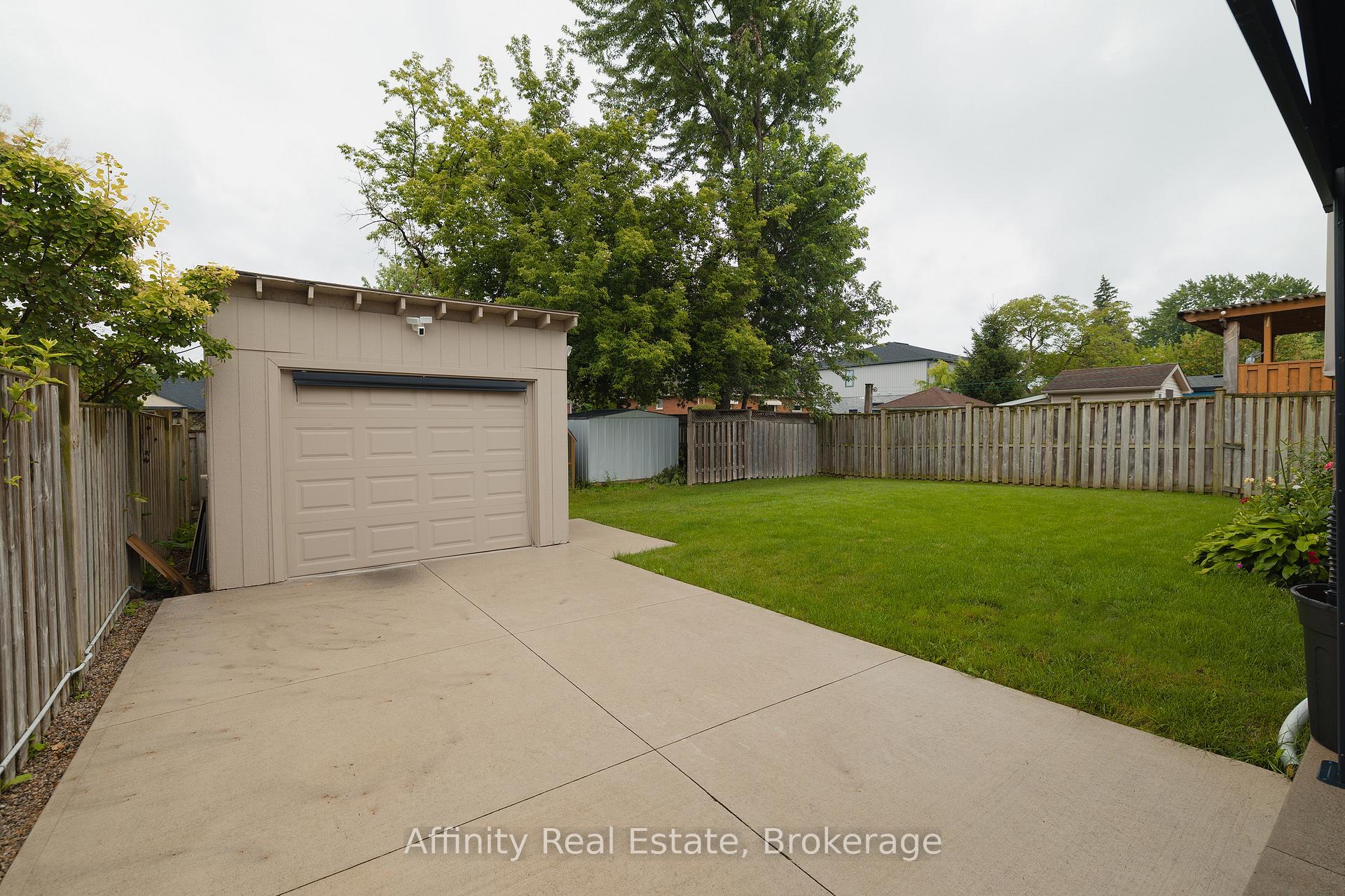 Photo 27 of 26 Welstead Drive, St. Catharines, Rykert/Vansickle — HOMEH