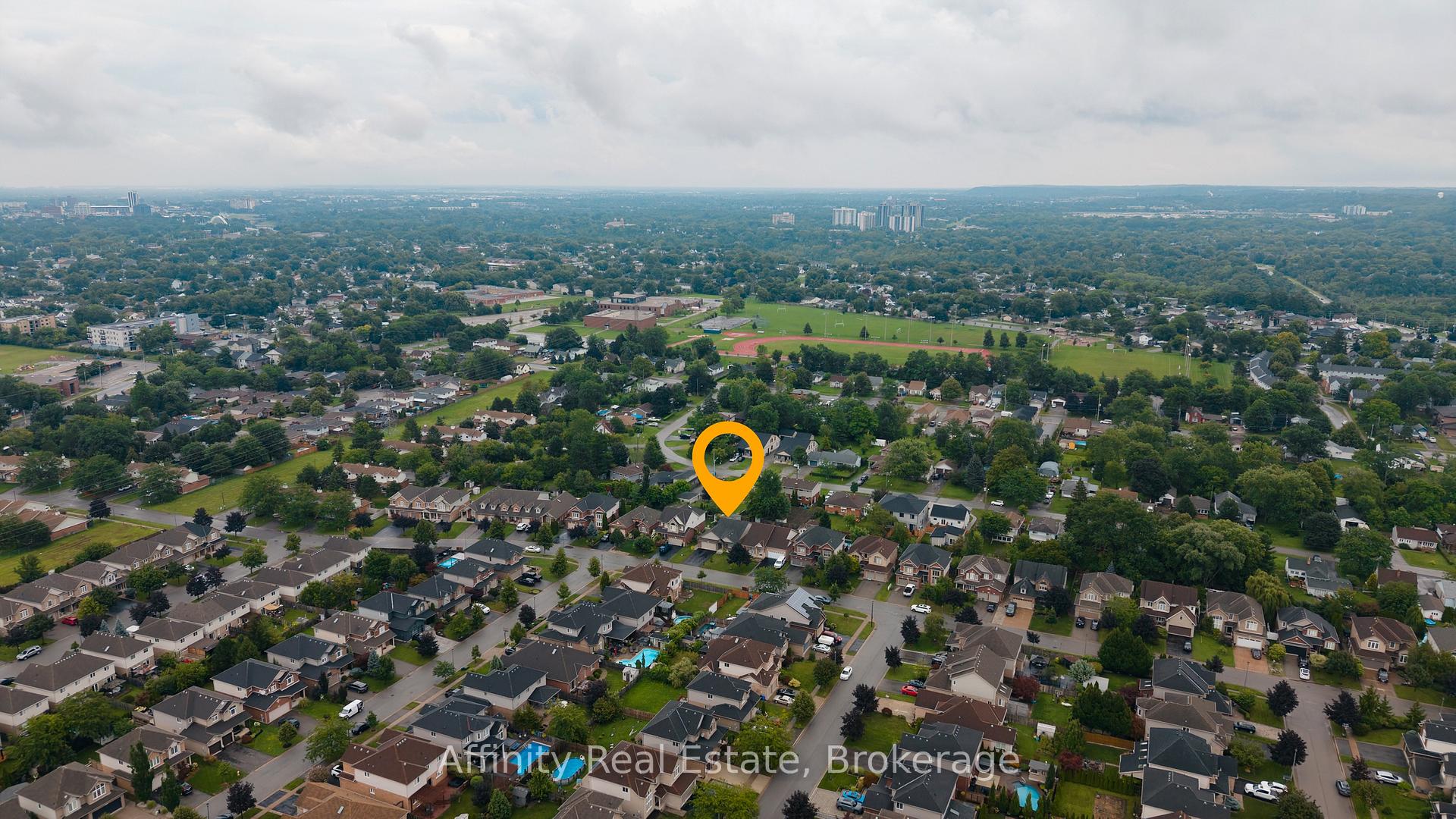 Photo 33 of 26 Welstead Drive, St. Catharines, Rykert/Vansickle — HOMEH