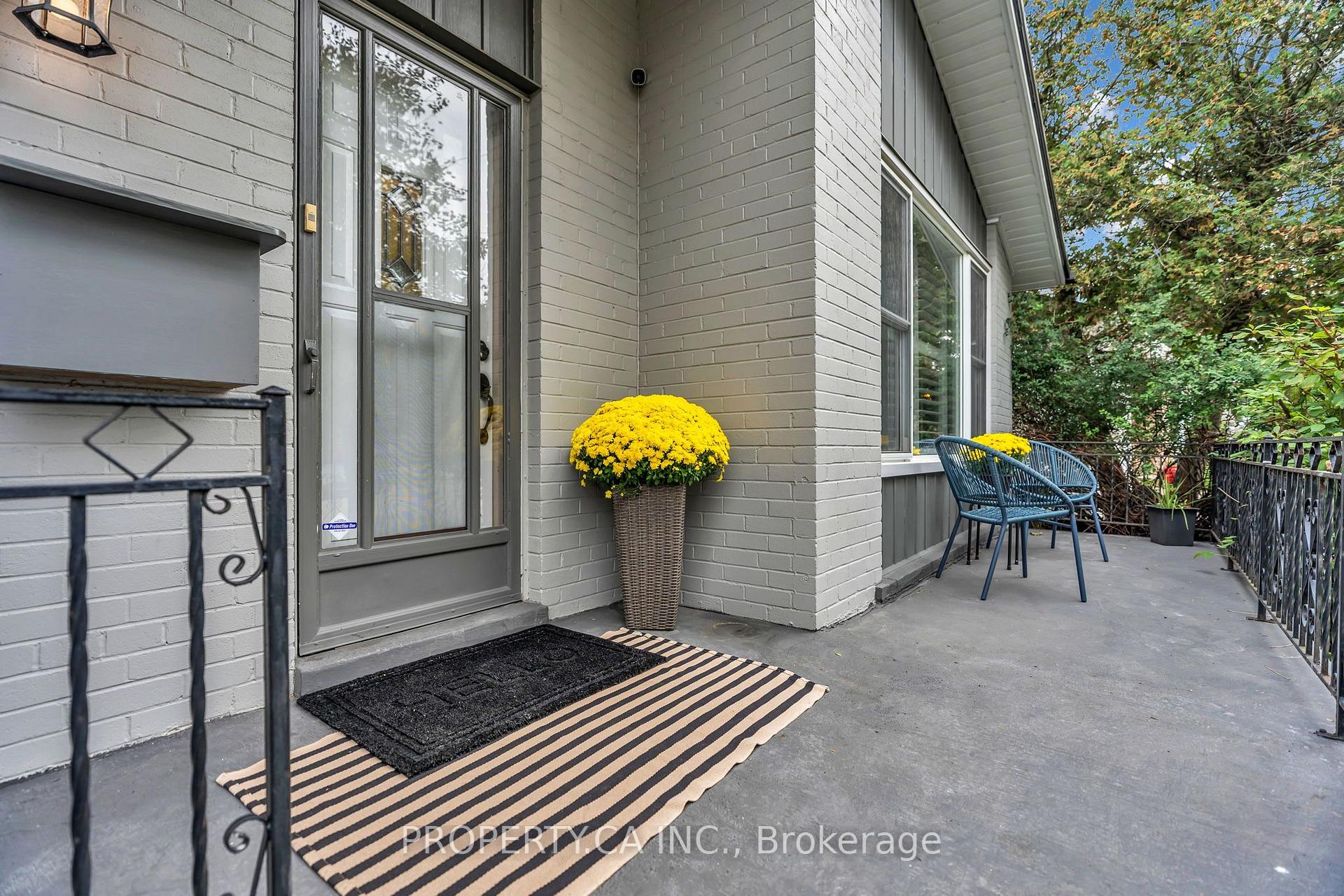 Photo 3 of 833 Krosno Boulevard, Pickering, Bay Ridges — HOMEH