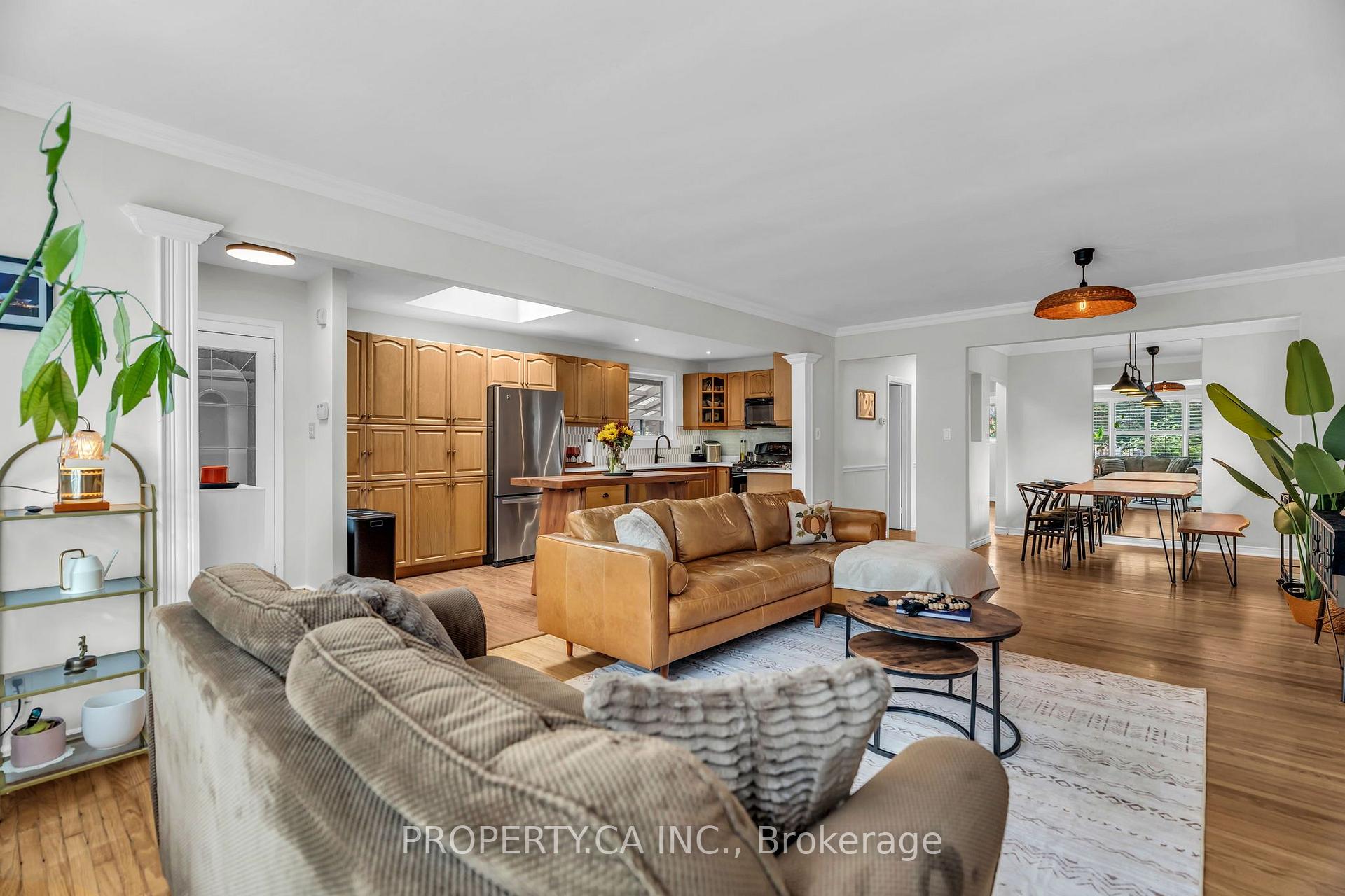 Photo 4 of 833 Krosno Boulevard, Pickering, Bay Ridges — HOMEH