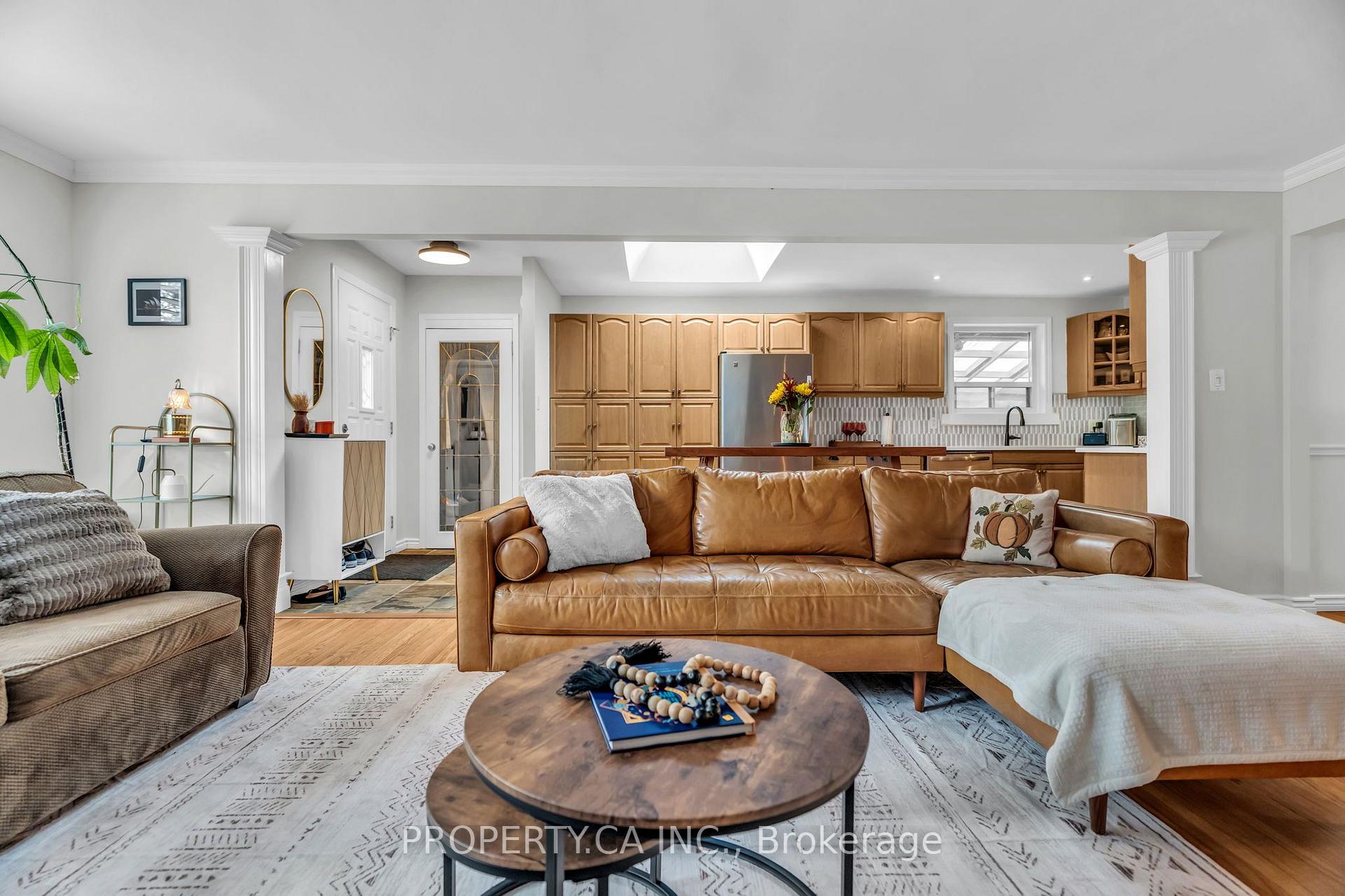 Photo 8 of 833 Krosno Boulevard, Pickering, Bay Ridges — HOMEH