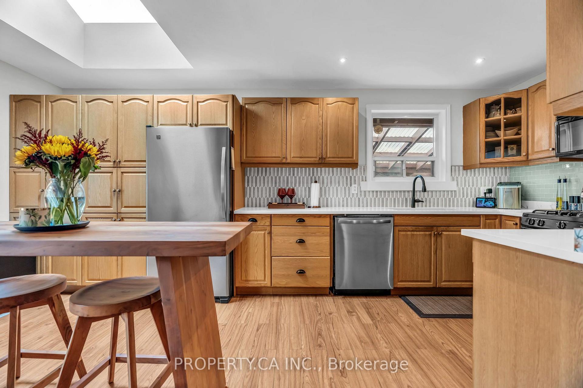 Photo 12 of 833 Krosno Boulevard, Pickering, Bay Ridges — HOMEH