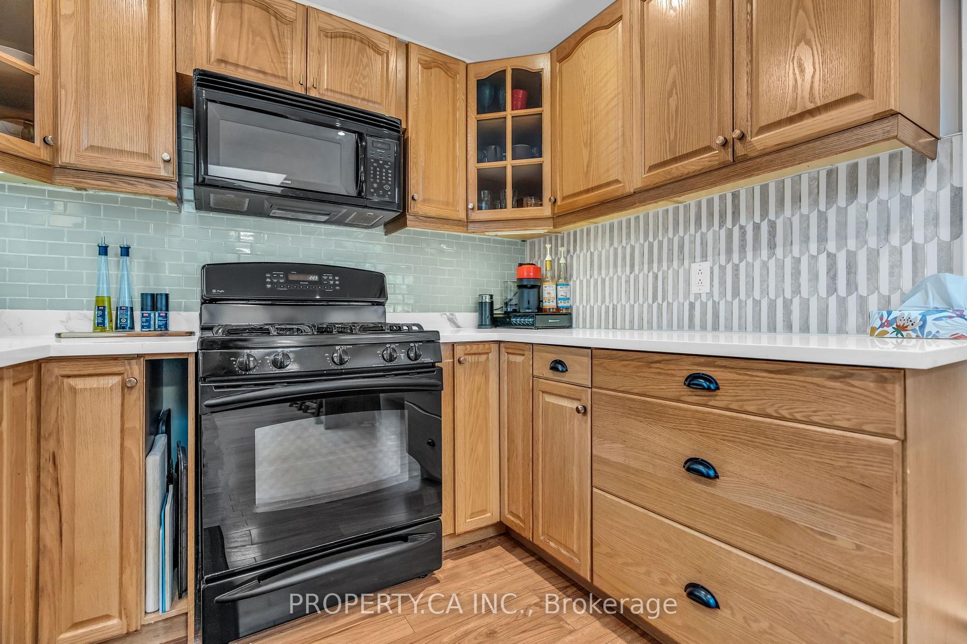 Photo 14 of 833 Krosno Boulevard, Pickering, Bay Ridges — HOMEH